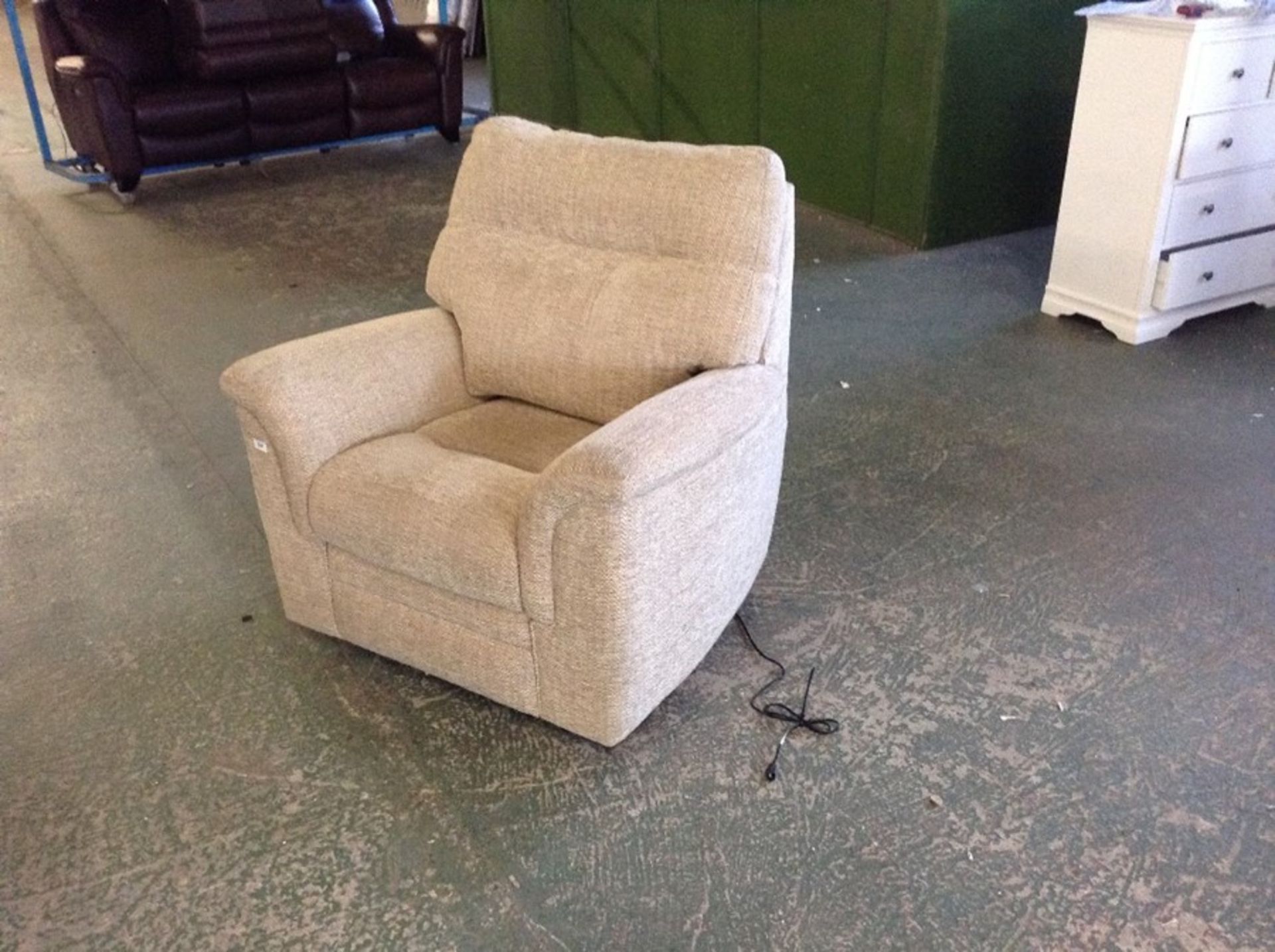 BISCUIT ELECTRIC RECLINING CHAIR TR00211 W00803645