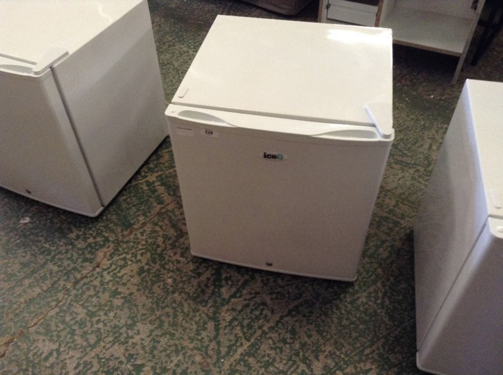 | 1x | SIXTY IceQ 43ltr Table Top Lockable Fridge in White RRP £99.99 | SKU ICEQ48W | REFURB |