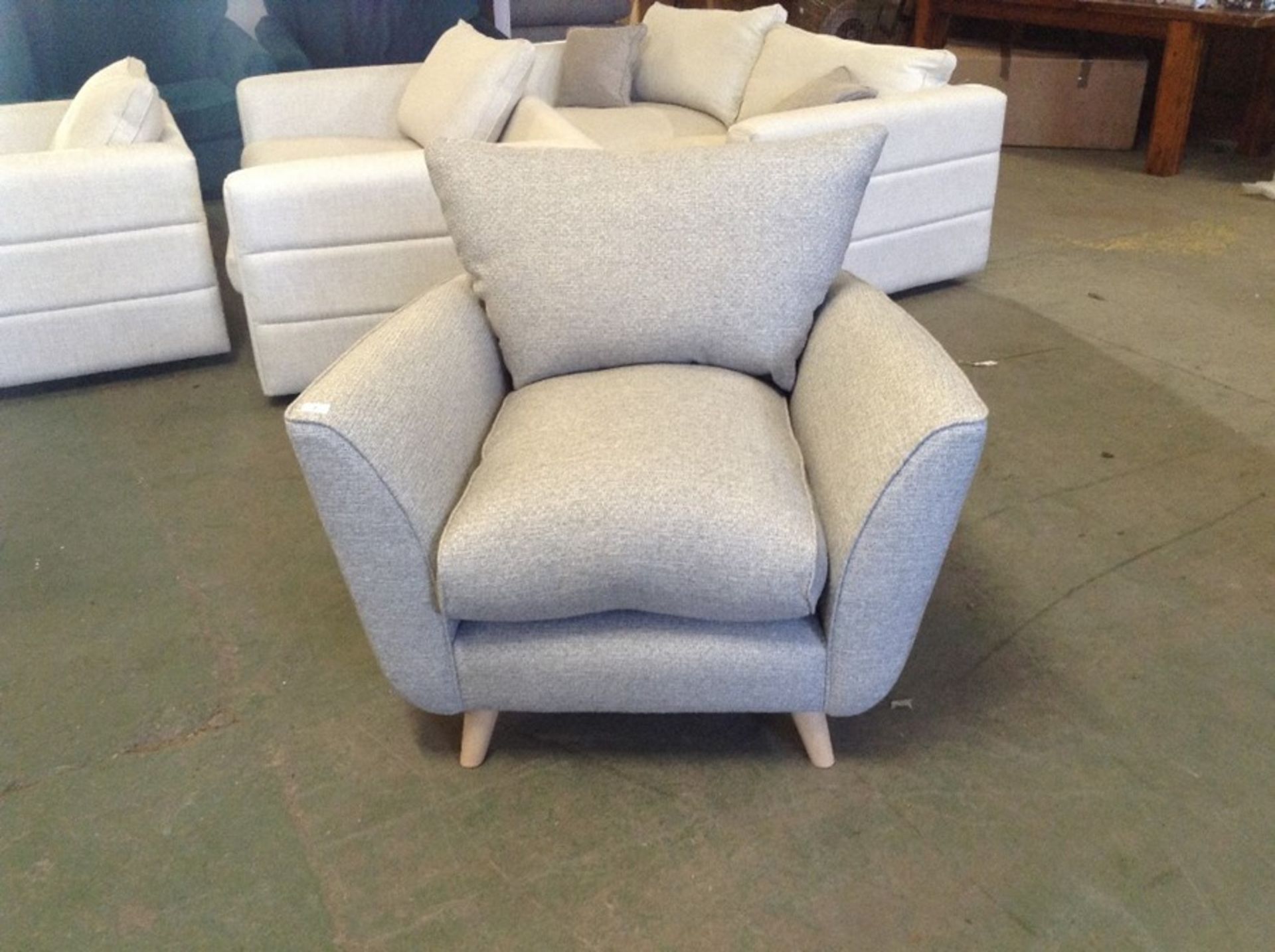 EX SHOWROOM GREY FABRIC CHAIR WM27 K253