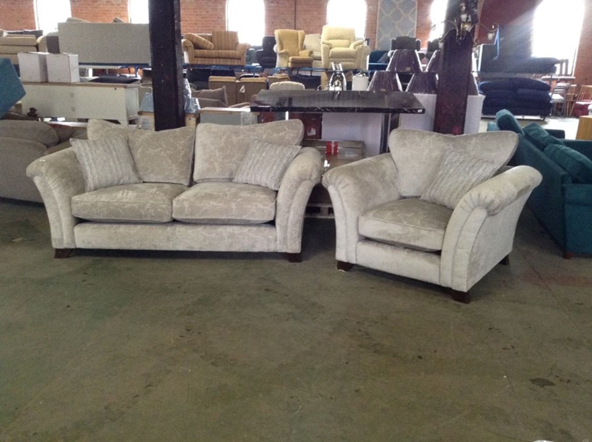 GREY FABRIC 3 SEATER SOFA AND CHAIR (DIRTY) (HH24