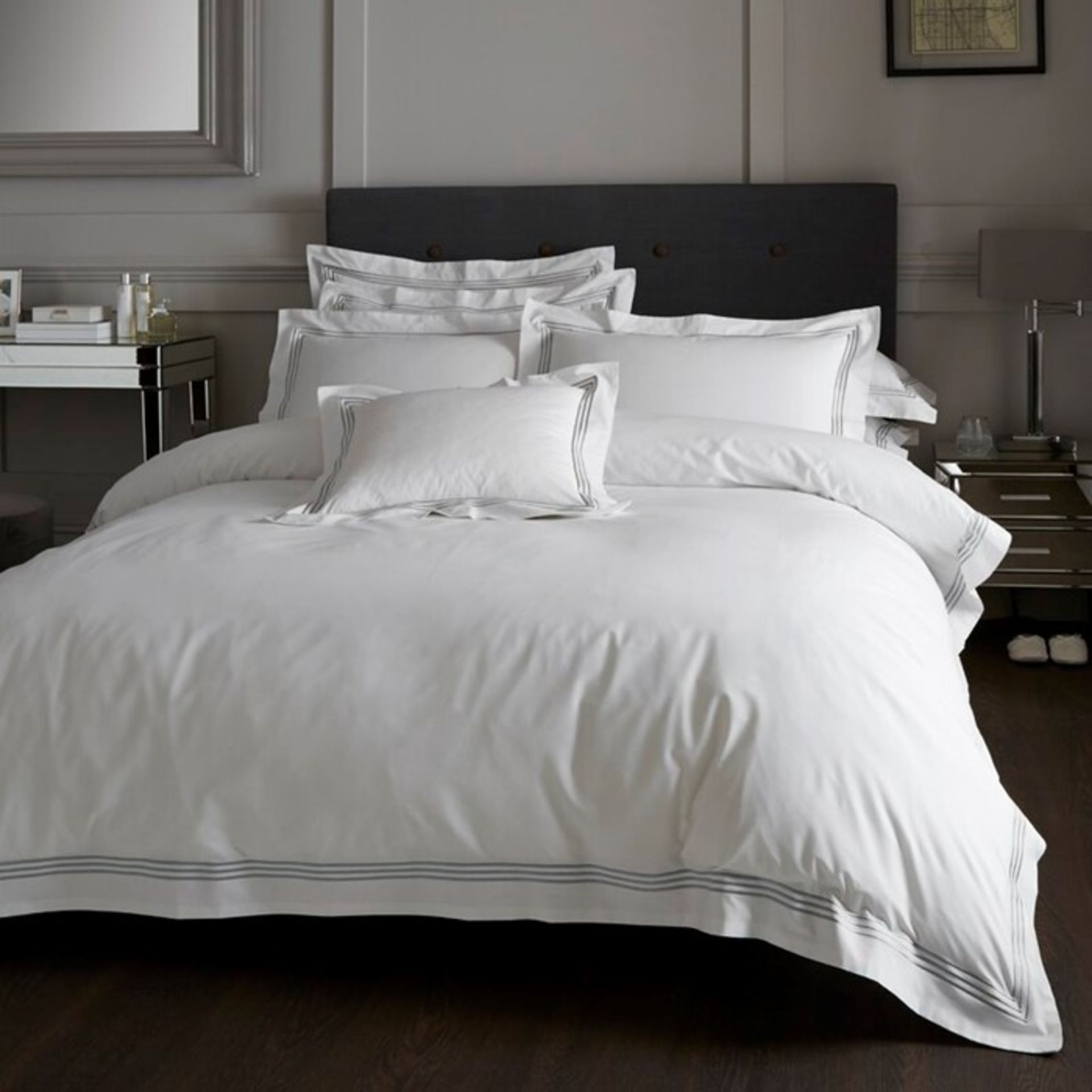 Three Posts, Amberwood 180 TC Duvet Cover Set (DOUBLE)(WHITE/CHARCOAL) - RRP £22.99 (HAHK1511 -