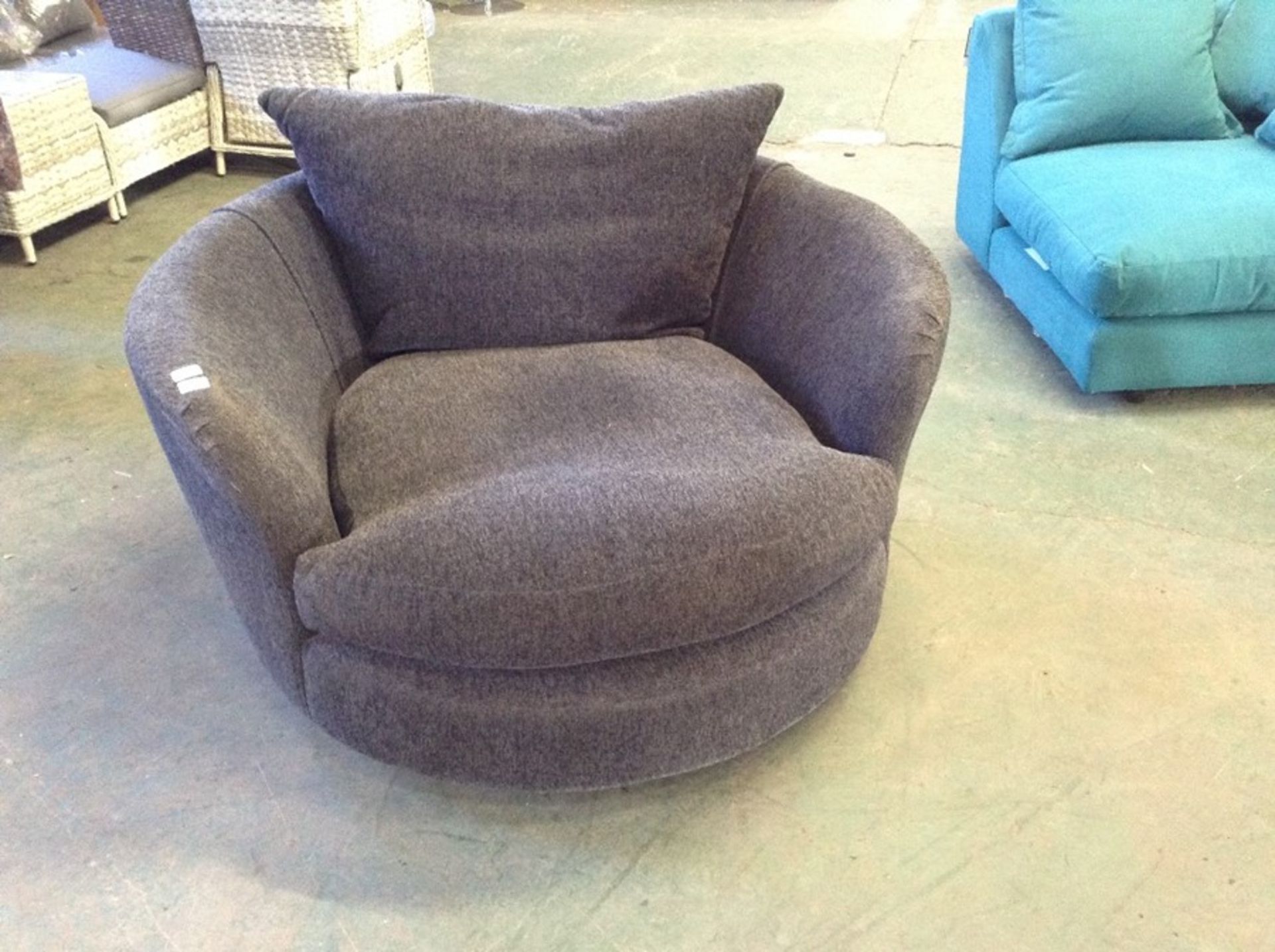 CHARCOAL SWIVELLING SNUG CHAIR (RETURN) (KM28-K290