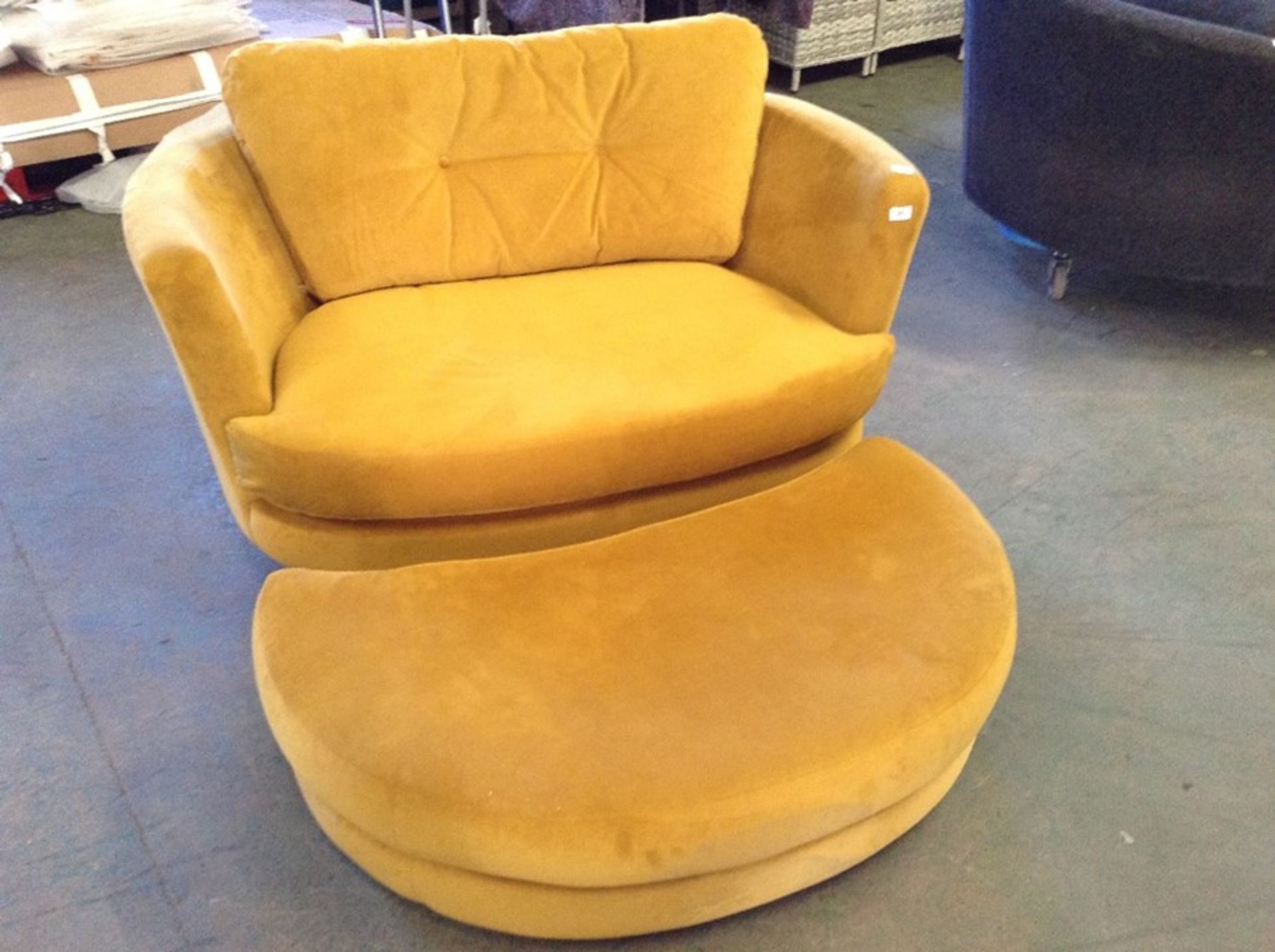 YELLOW VELVET SNUG CHAIR (WM28-K284)