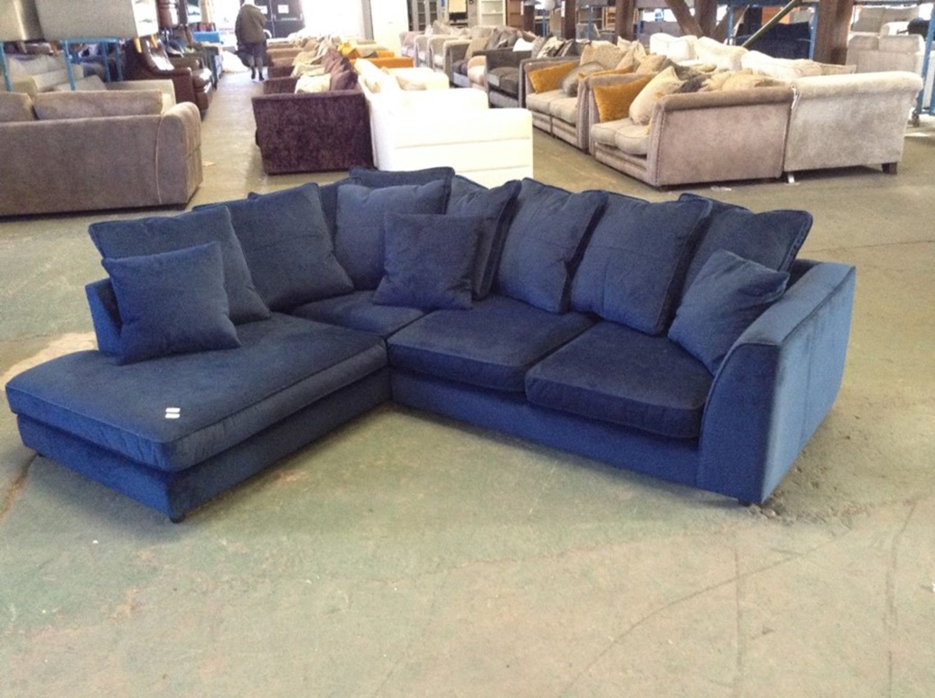 BLUE VELVET 2 PART CORNER (DIRTY WORN) (WM28-K300)