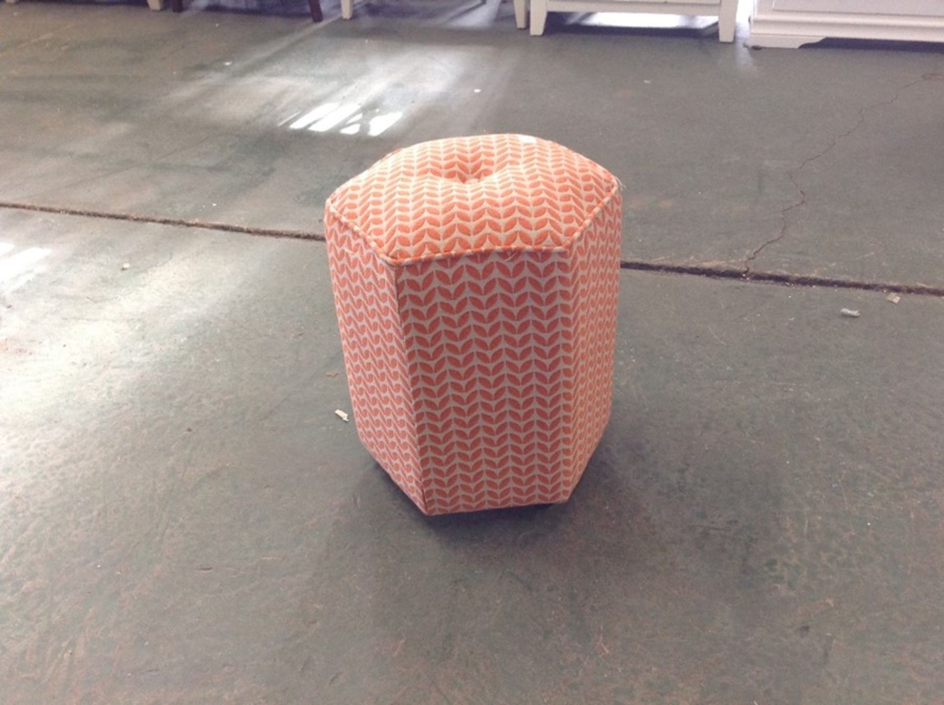 ORANGE PATTERNED HEXAGON FOOT STOOL HH25-709607-43