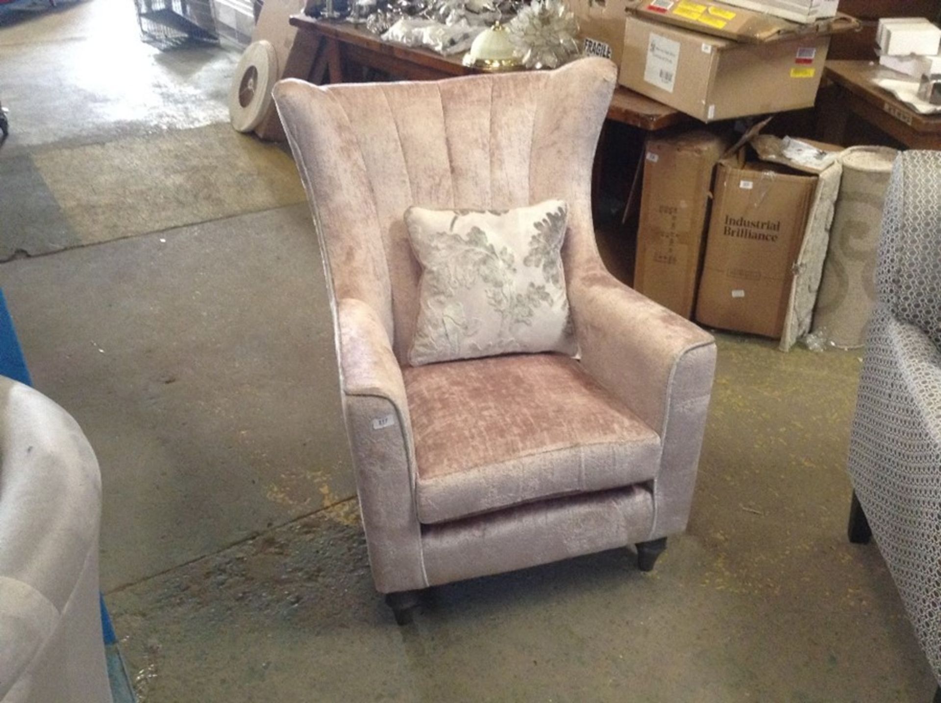 PINK & SILVER ACCENT CHAIR HH27-672681-41