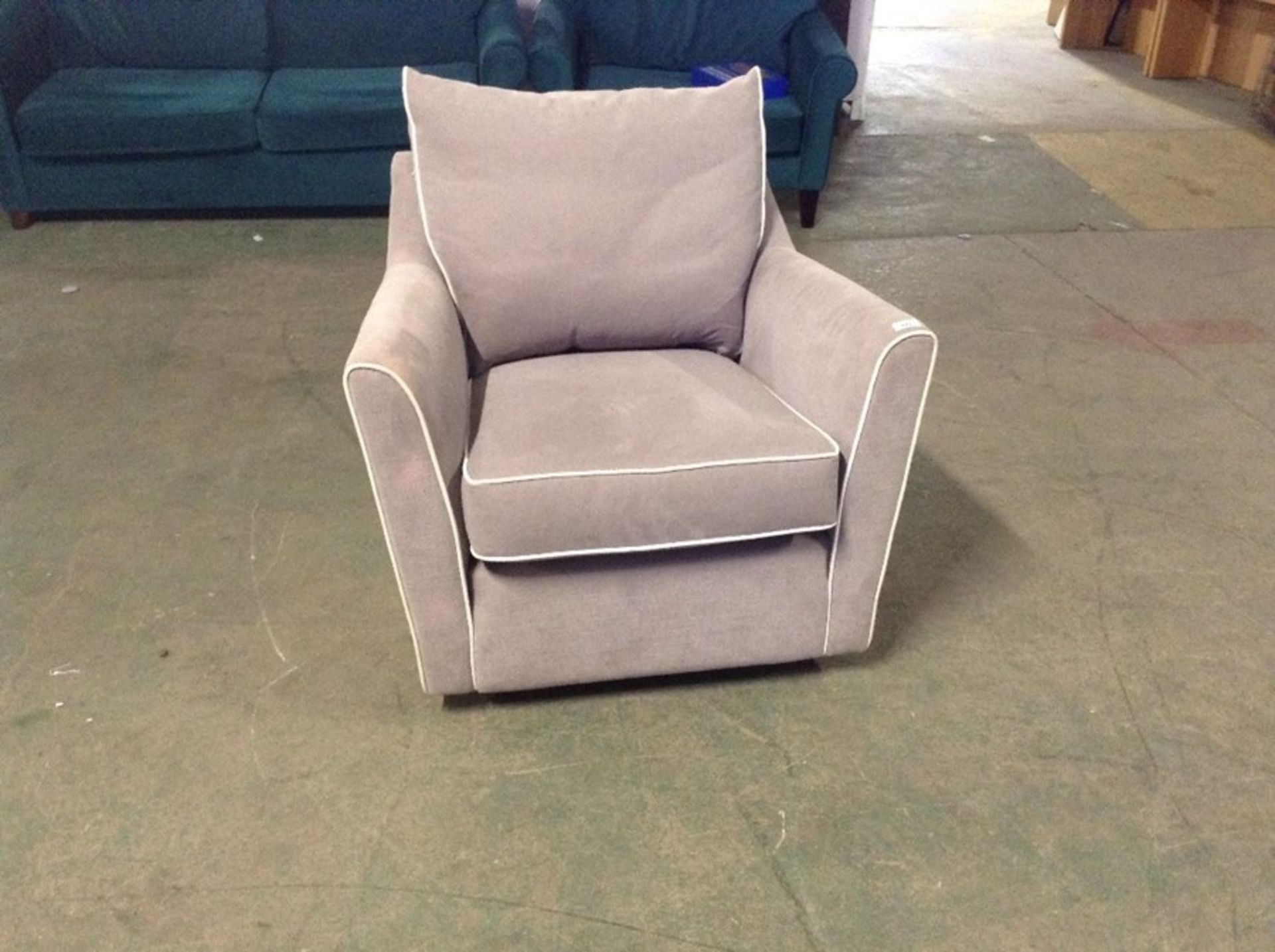 LILAC FABRIC SWIVELLING CHAIR (DISCOLOURED) TR0021