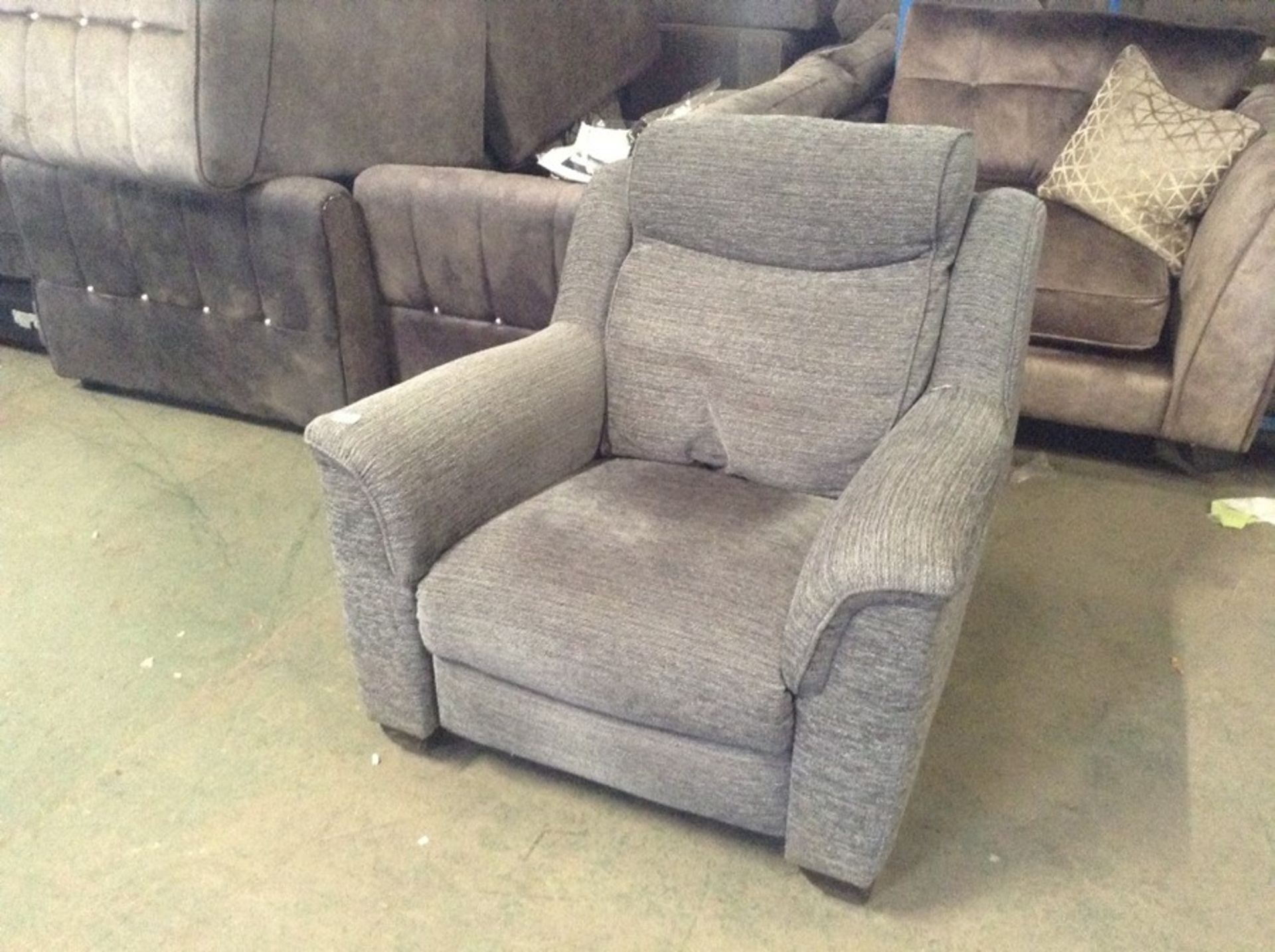 GREY ELECTRIC RECLINING CHAIR (RIP ON ARM) NO POWE