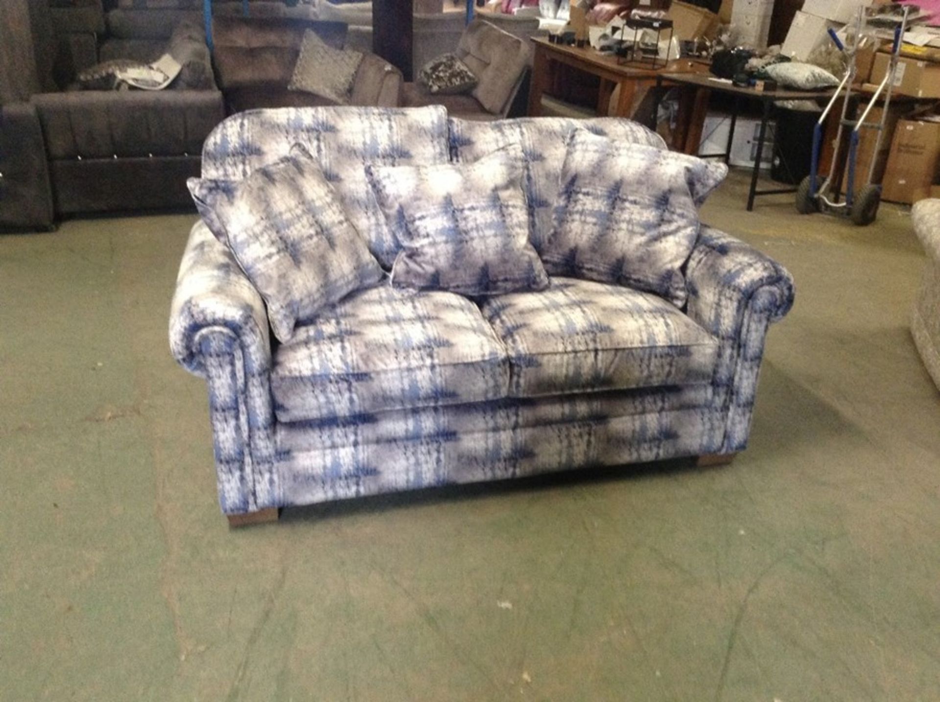 BLUE PATTERNED 2 SEATER TR002146 W00907496 W009066