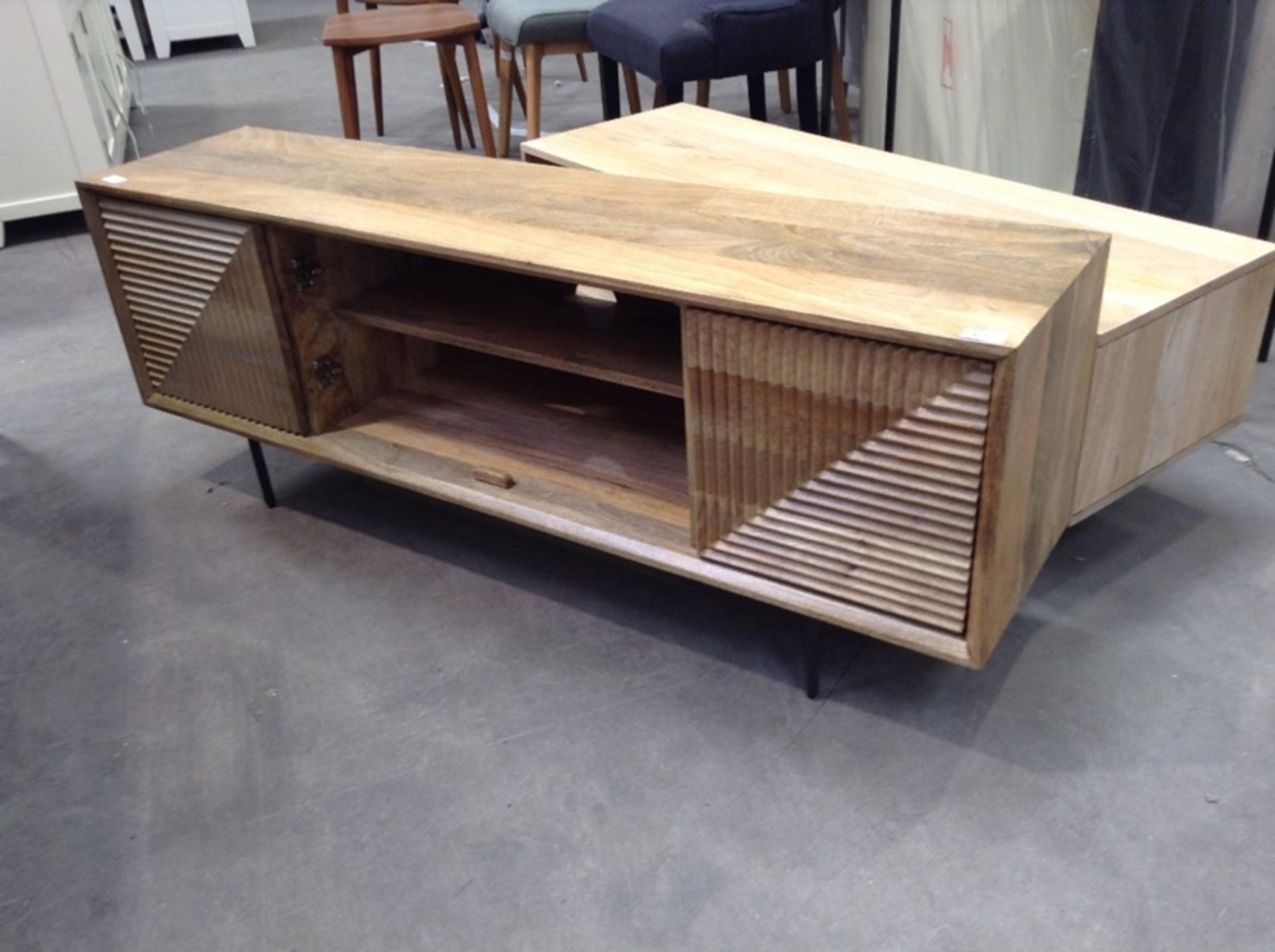 | 1x | SWOON Seville Media Unit in Light Mango Wood RRP Â£499 | SKU SWO-sevillemedialightmango-BER |