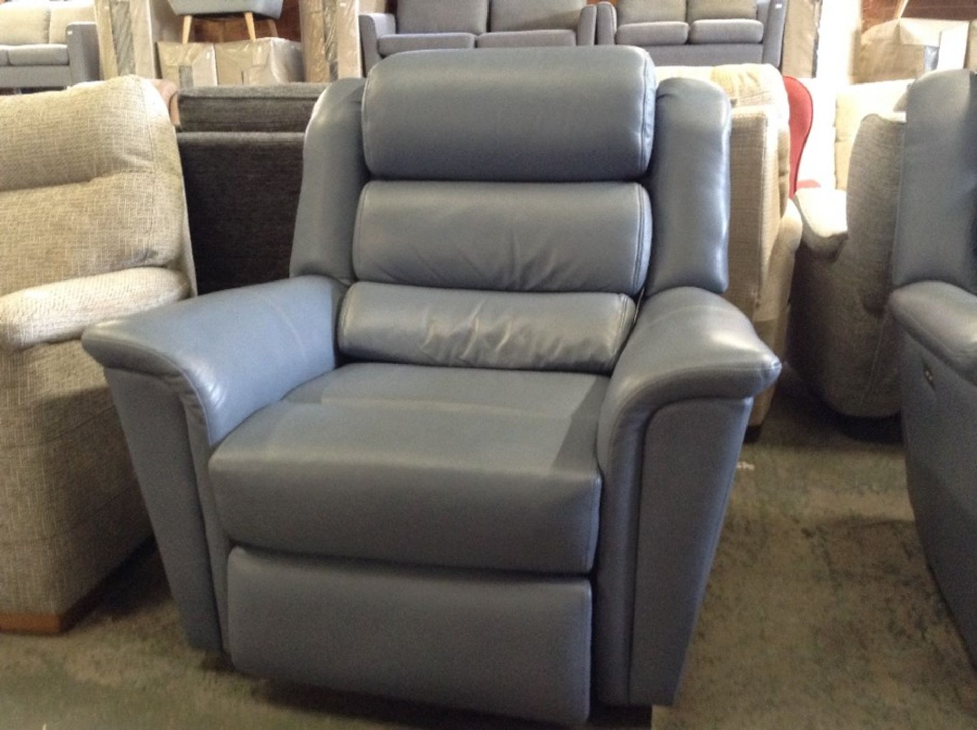 BLUE LEATHER ELECTRIC RECLINING CHAIR TR002156 W00