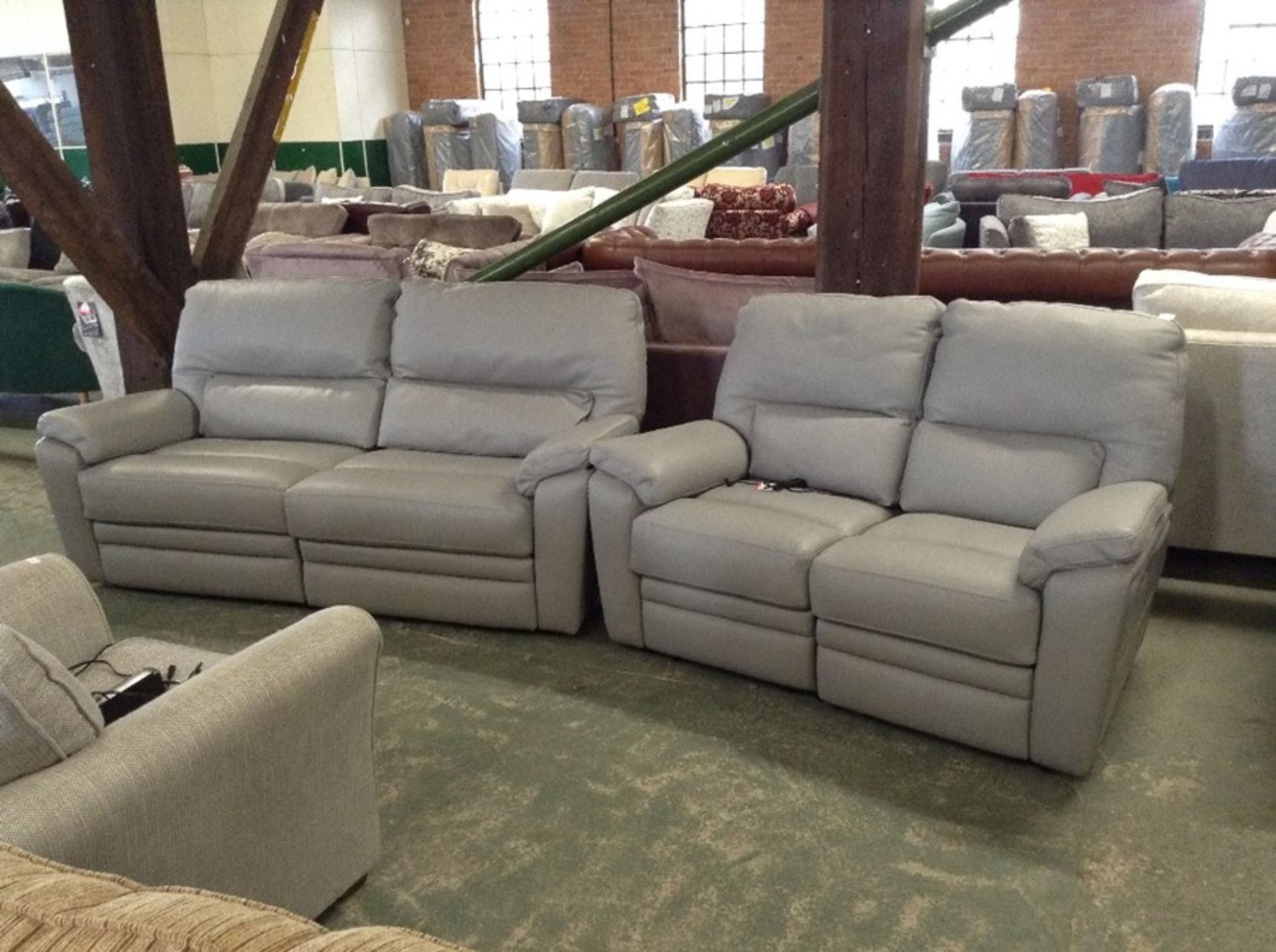 GREY LEATHER ELECTRIC RECLINING 3 SEATER & 2 SEATE