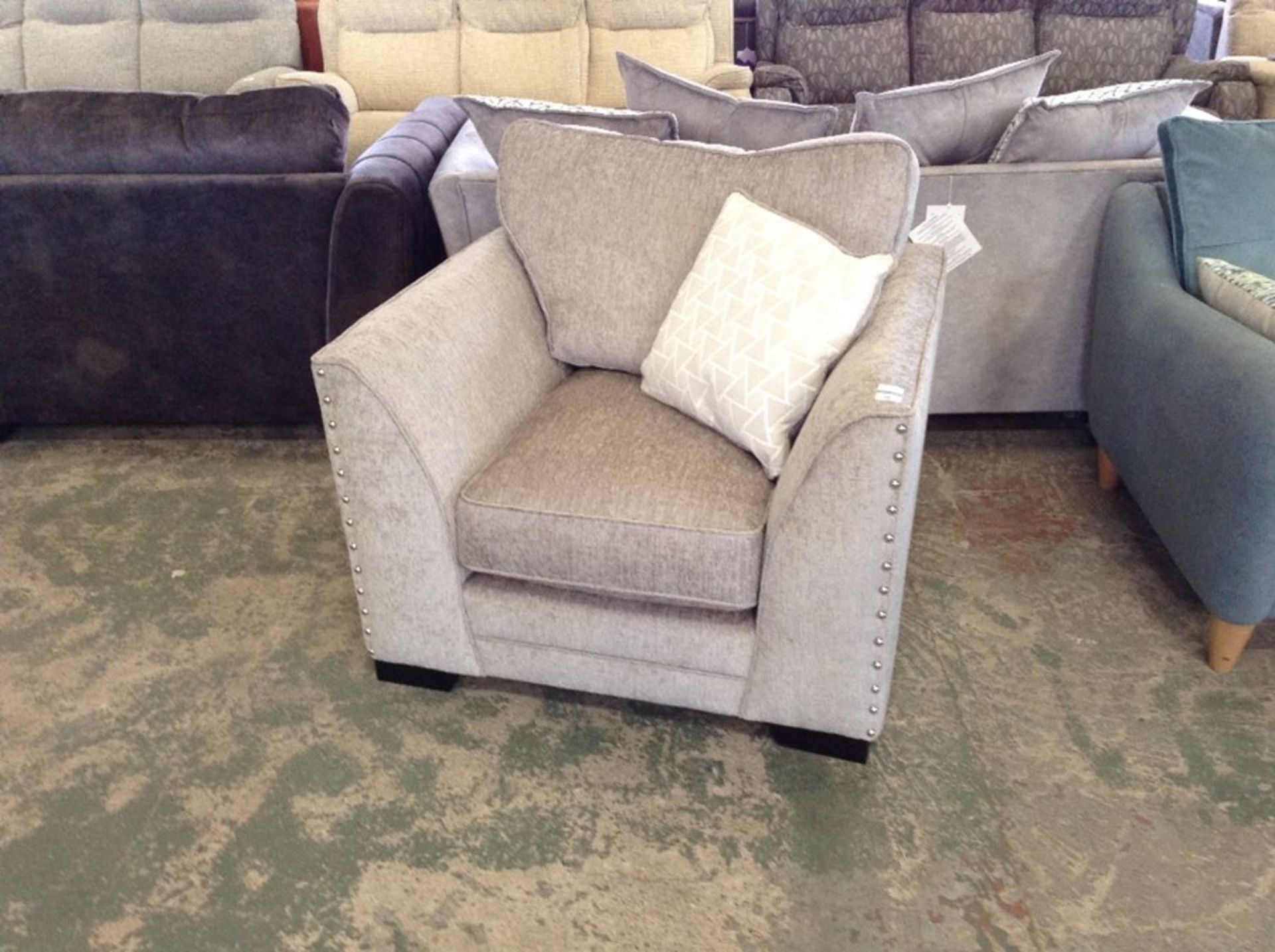 BEIGE FABRIC CHAIR HH33-711559-16