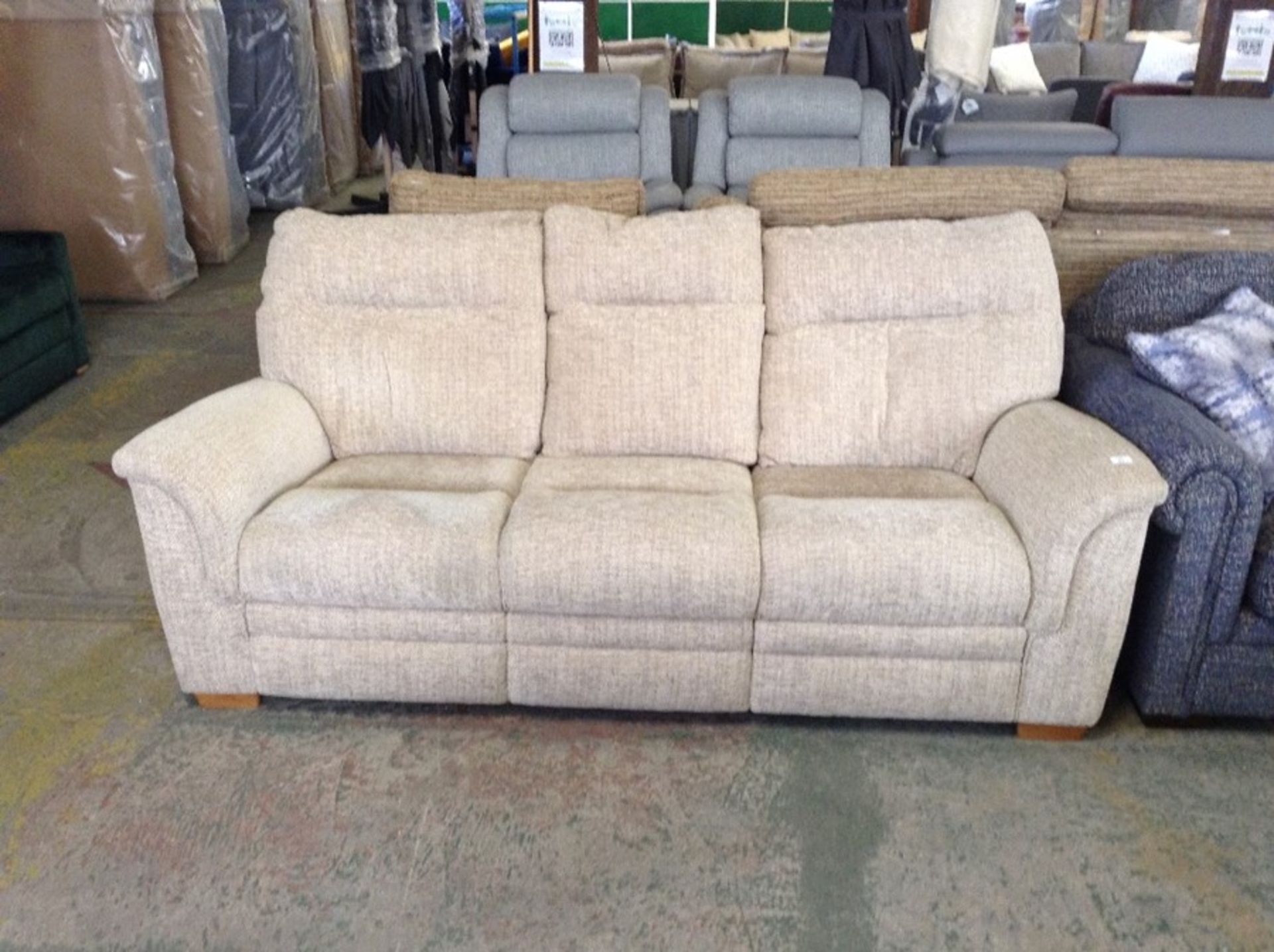 BISCUIT PATTERNED HIGH 3 SEATER ( WORN, DAMAGED) T