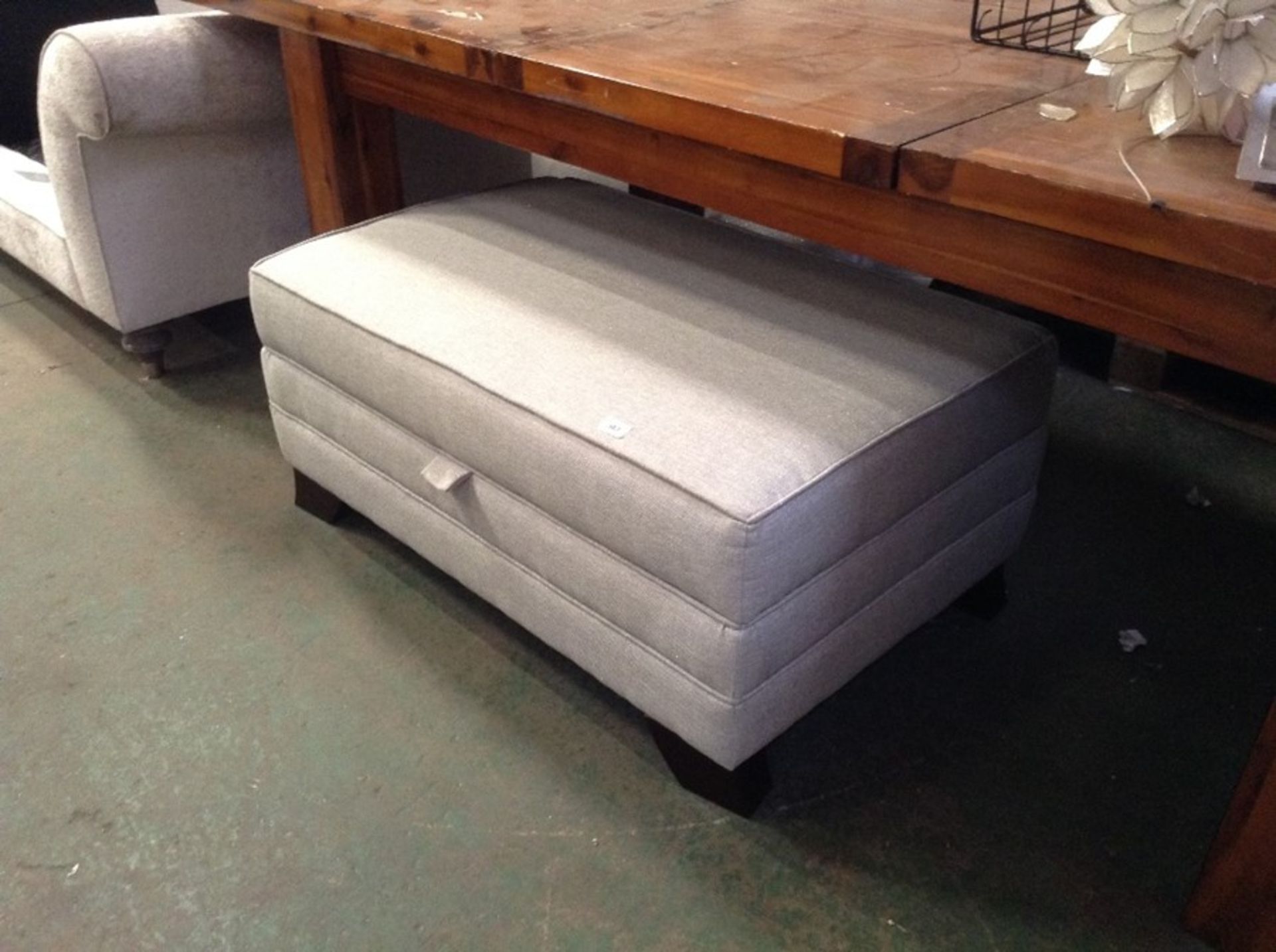 SILVER AND GREY STORAGE FOOTSTOOL (HH29_714887-3) - Image 3 of 3