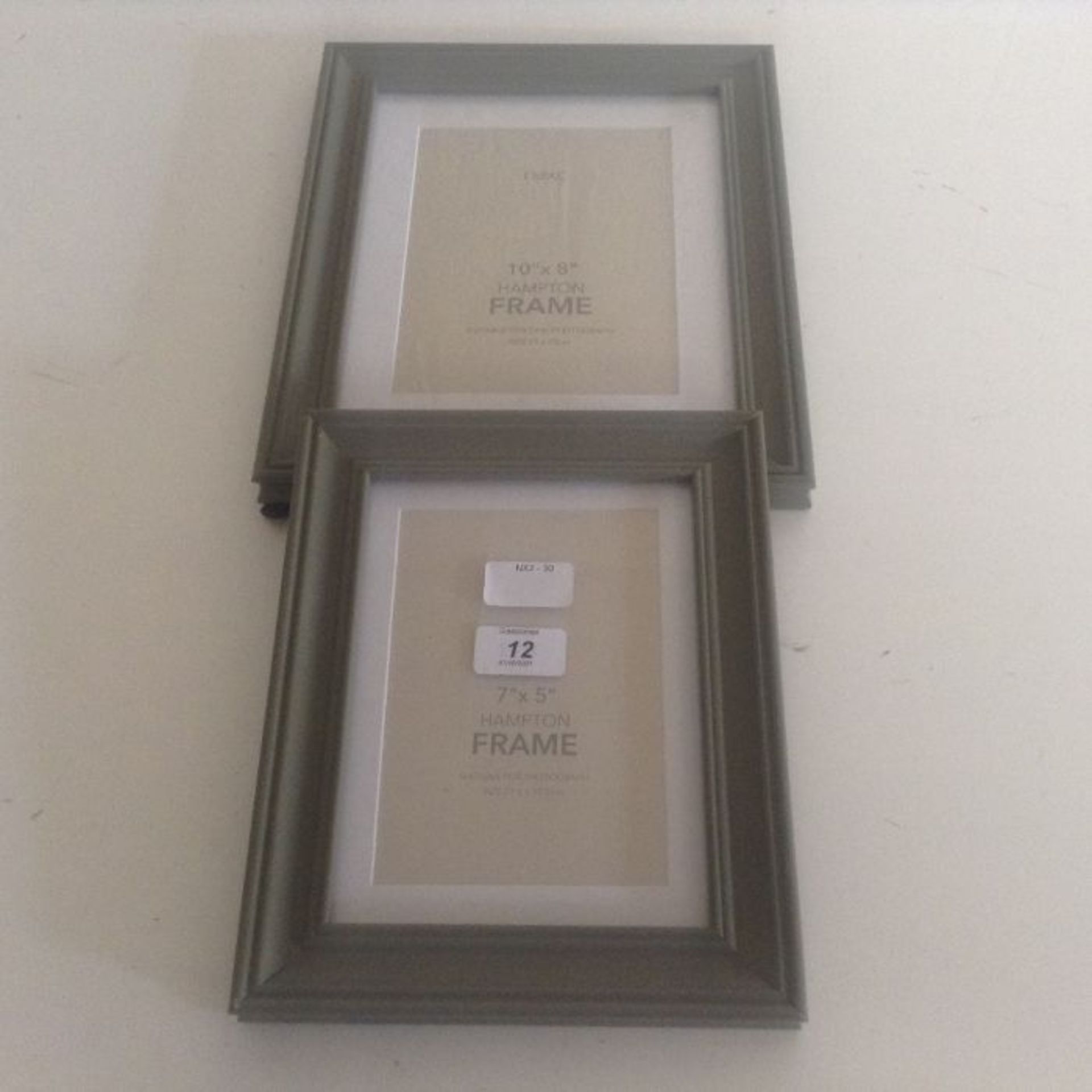 PAIR OF GREEN WOODEN FRAMES ( 10" X 8" / 7" X 5" ) (NX2 - 30) - 7D - Image 2 of 3
