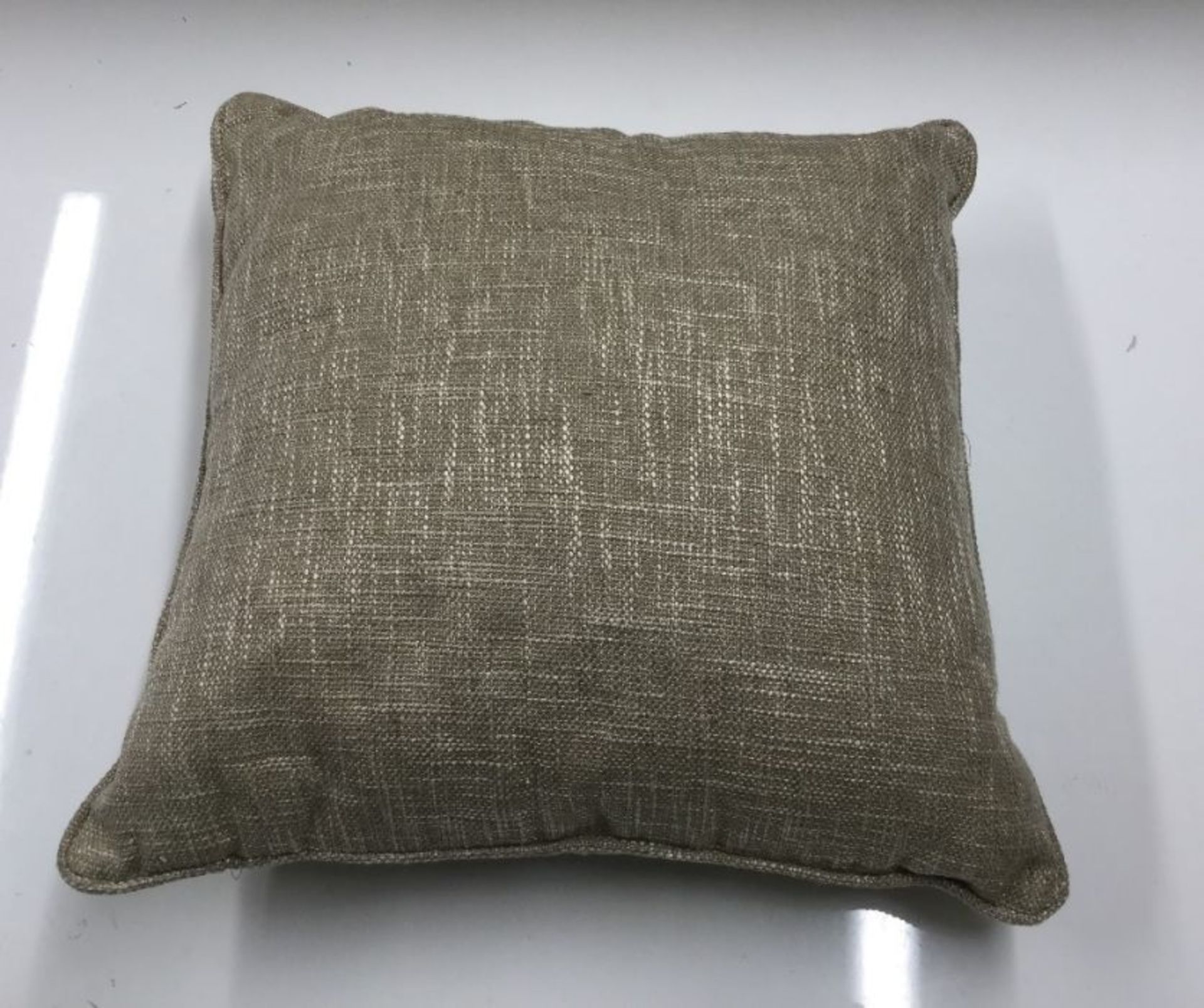 BEIGE CUSHION (NX139) - 8B