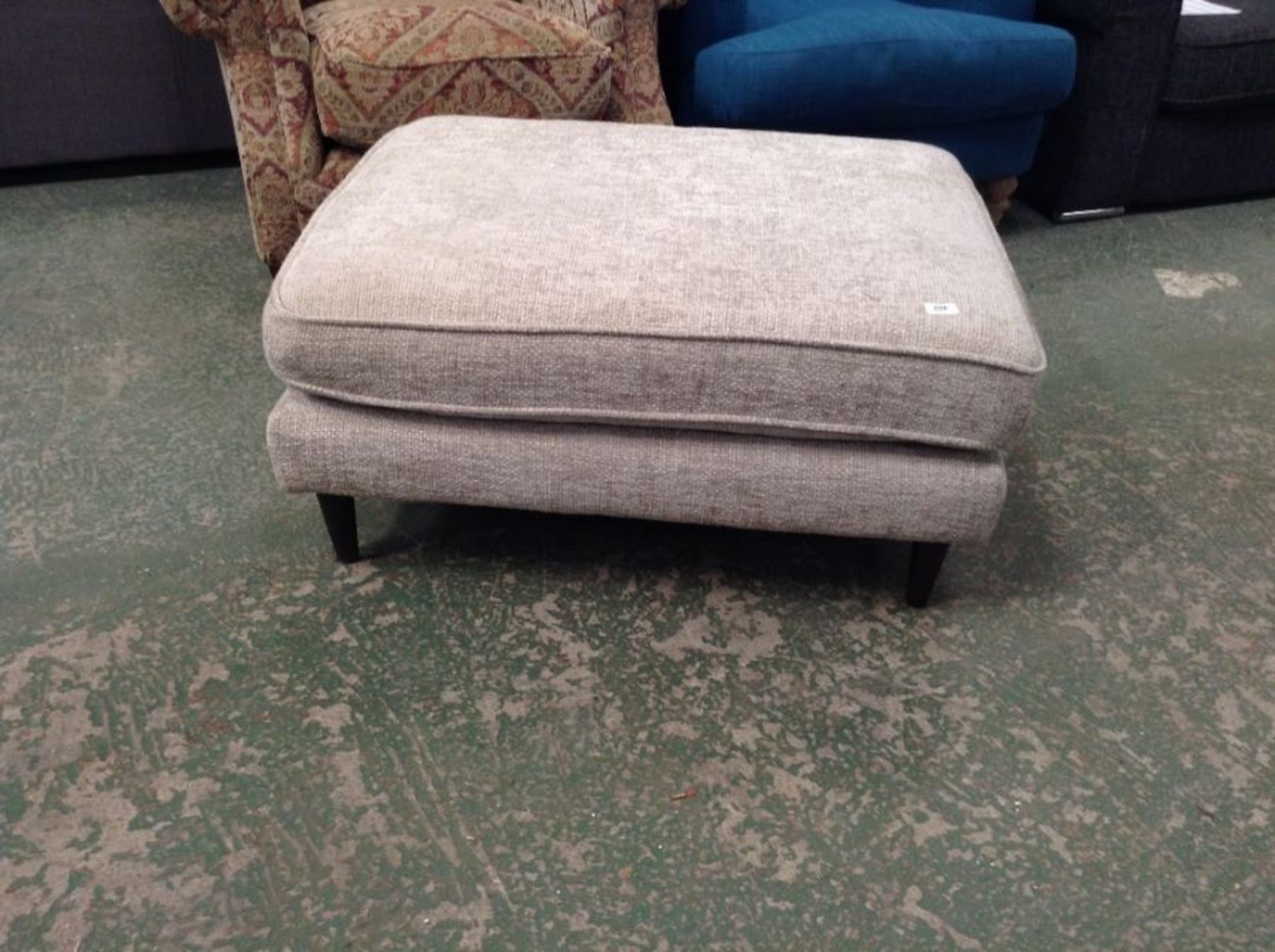 BEIGE FABRIC FOOTSTOOL (WM36-K438)