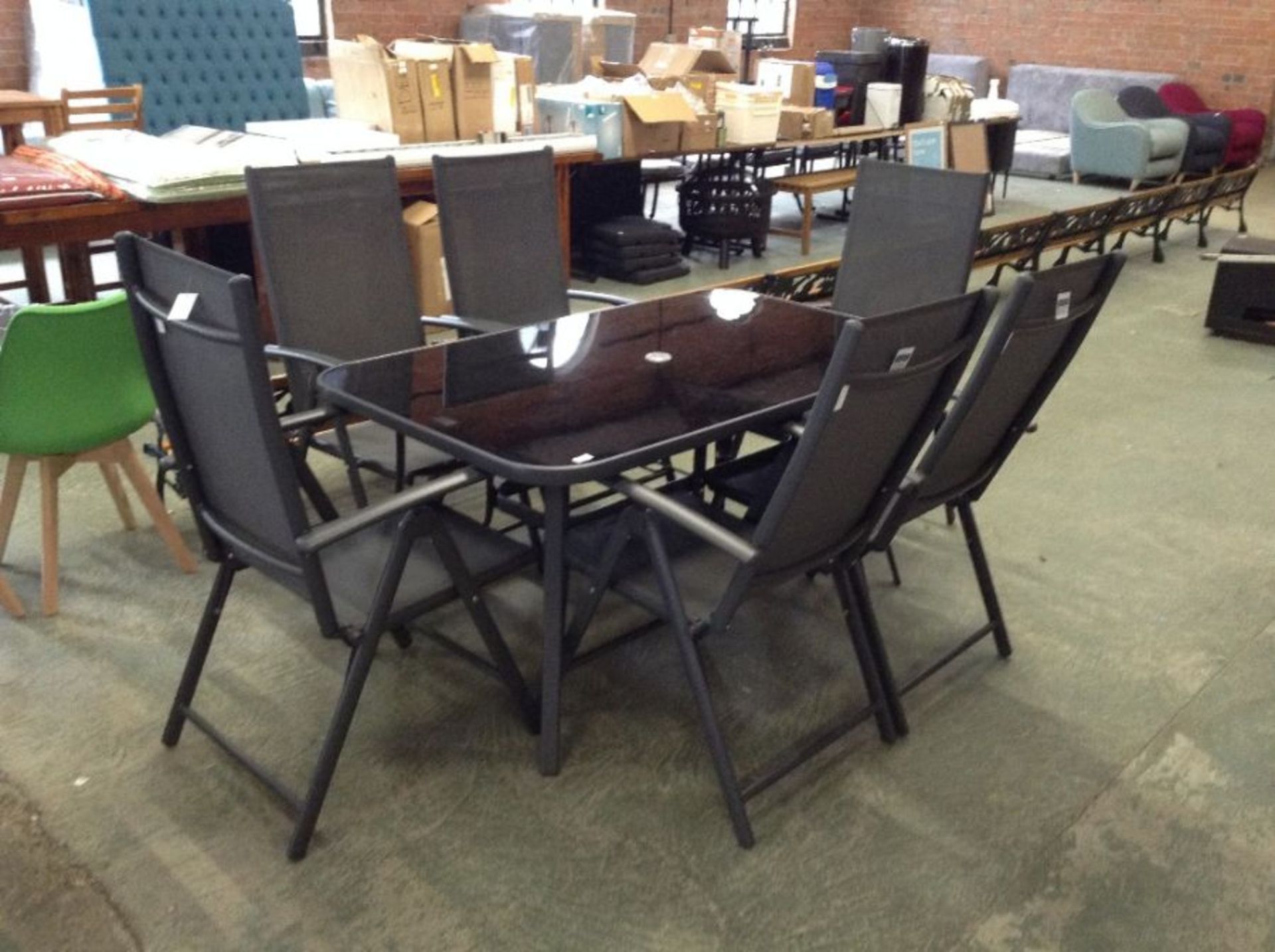 GARDEN TABLE AND 6 X FOLDING CHAIRS CHAIRS(23411/7)