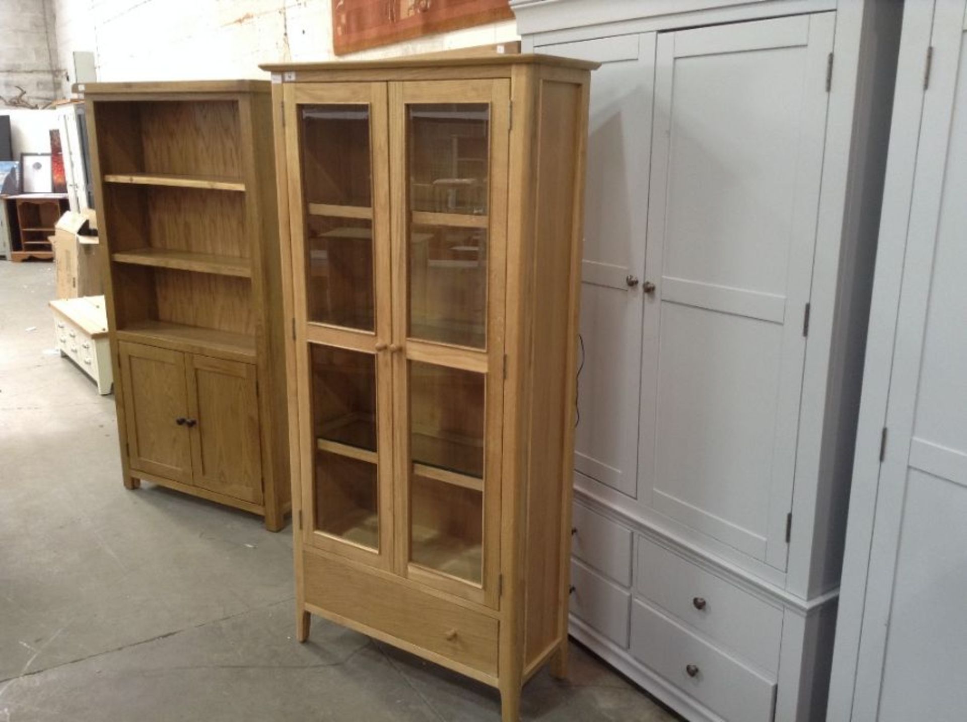 Winchester Oak Display Cabinet (B/134 -CO-DIS)(DAMAGED)