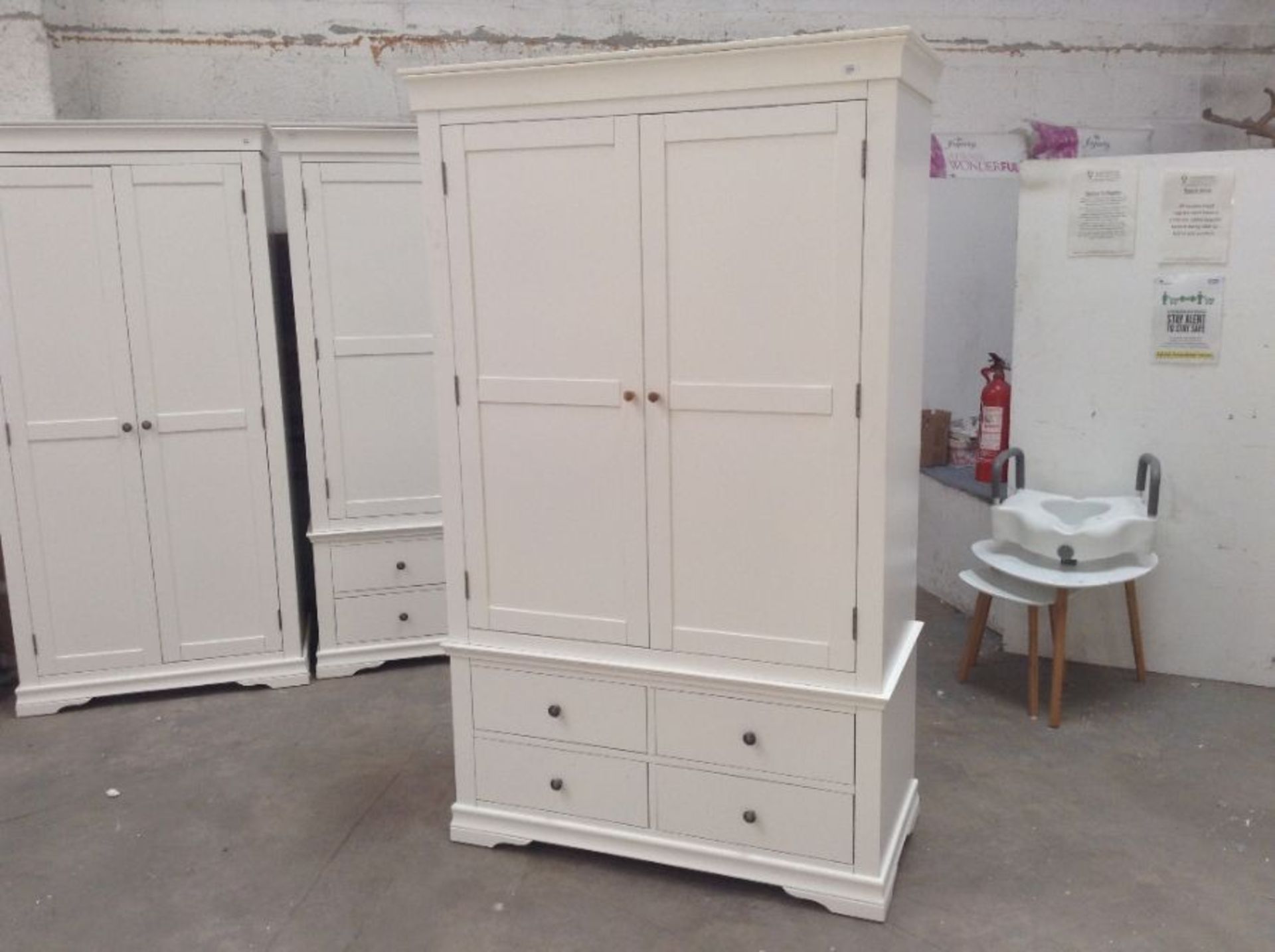 FLORENCE WHITE DOUBLE WARDROBE (DAMAGED)