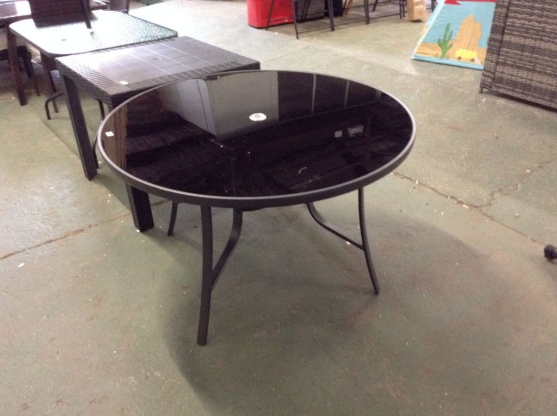 GLASS ROUND DINING TABLE