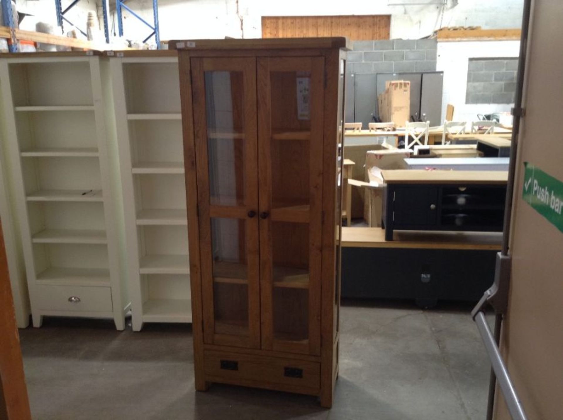 Winchester Oak Display Cabinet (B/133 -CO-DIS)(DAMAGED)