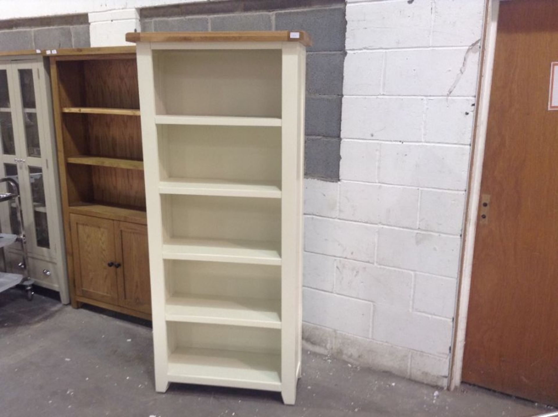 Hampshire Ivory Painted Oak Large Bookcase(C/53 -KEL P27)(DAMAGED)