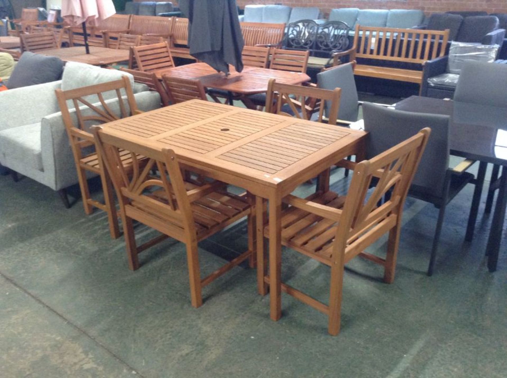 TEAK GARDEN TABLE AND4 X CHAIRS (23757/6-23355/13-