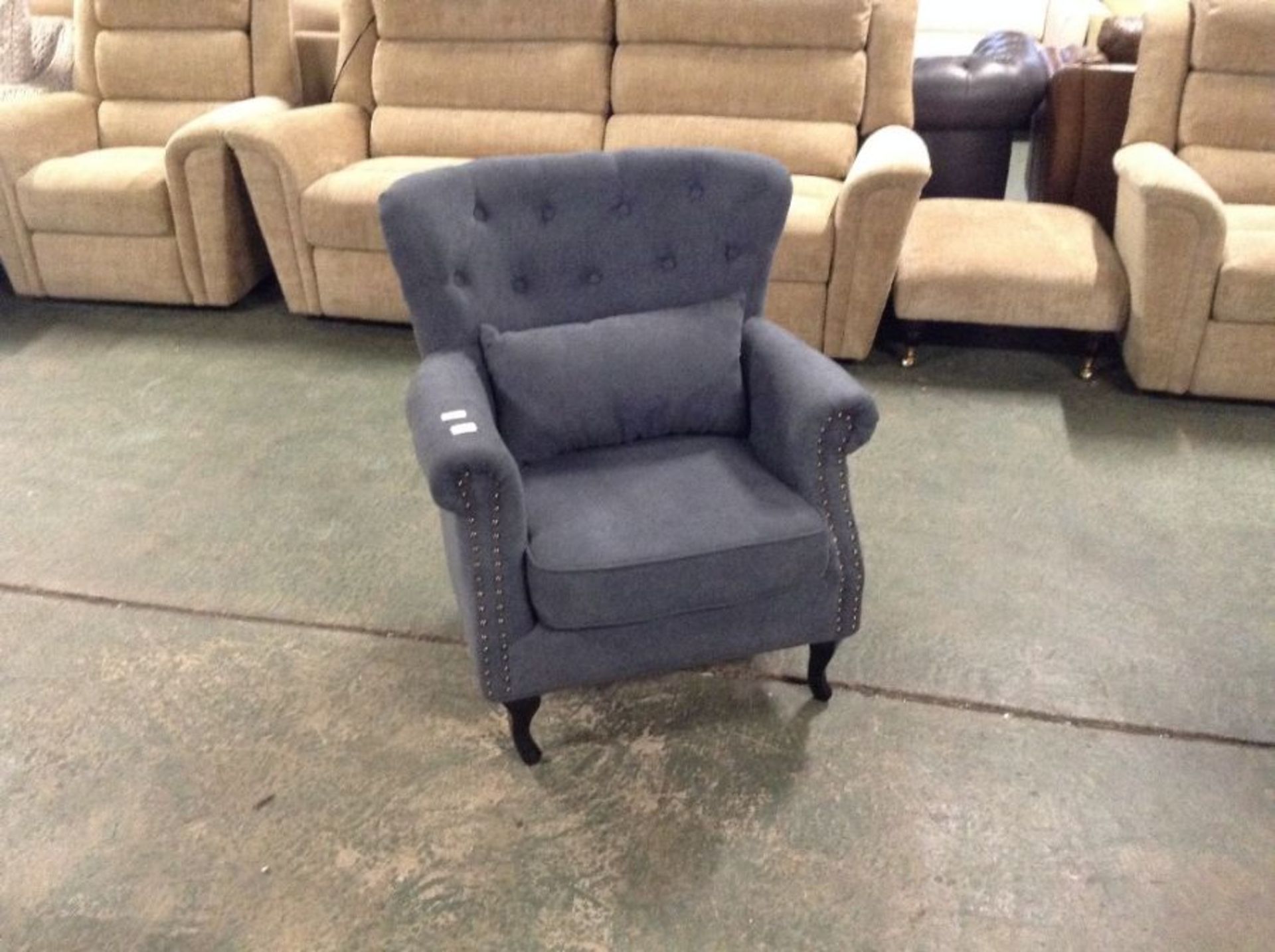 George Oliver,Wide Tufted ArmchairRRP -£166.99(23898/5 -NFR)