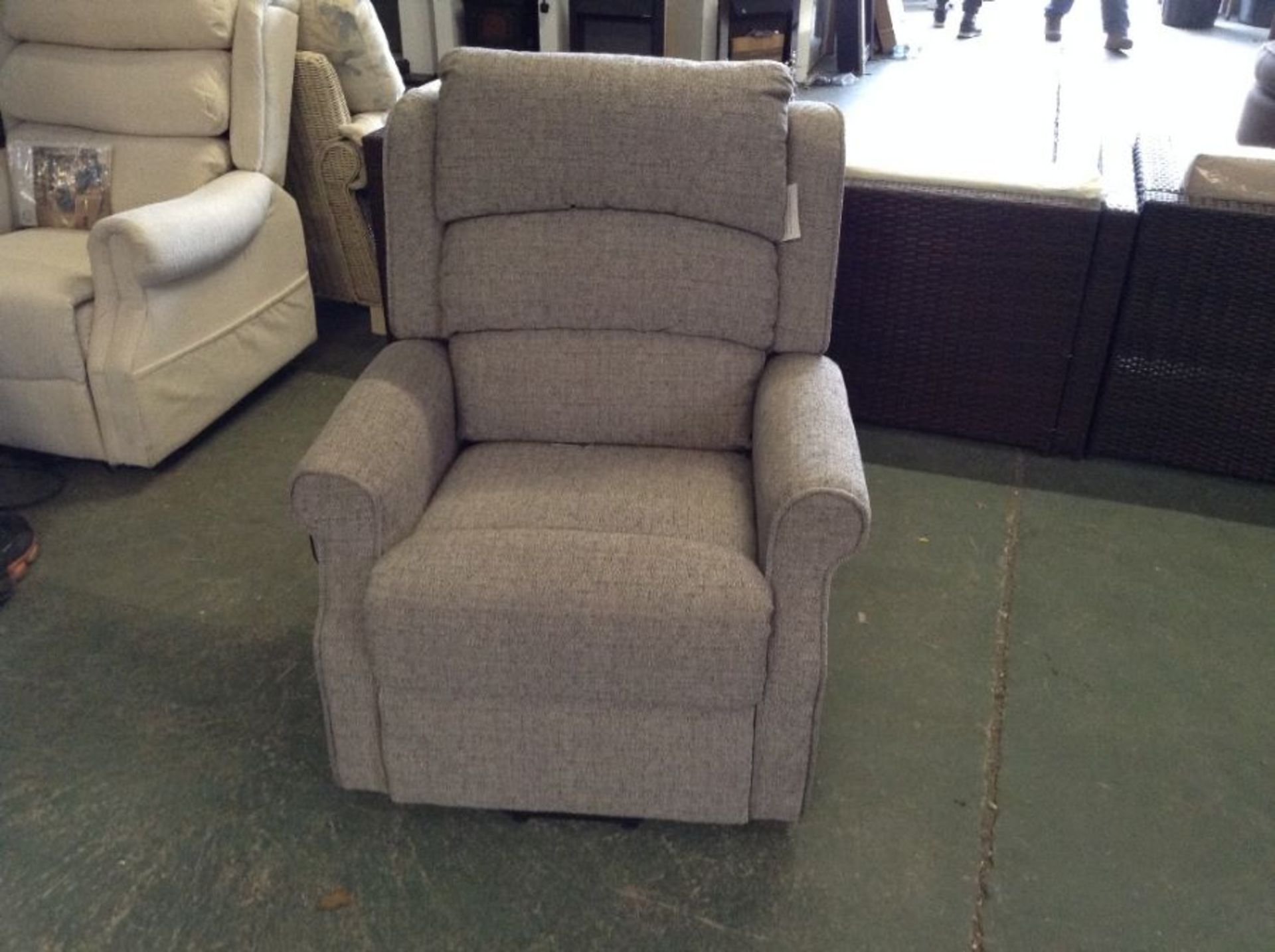 GREY RISE AND RECLINE CHAIR