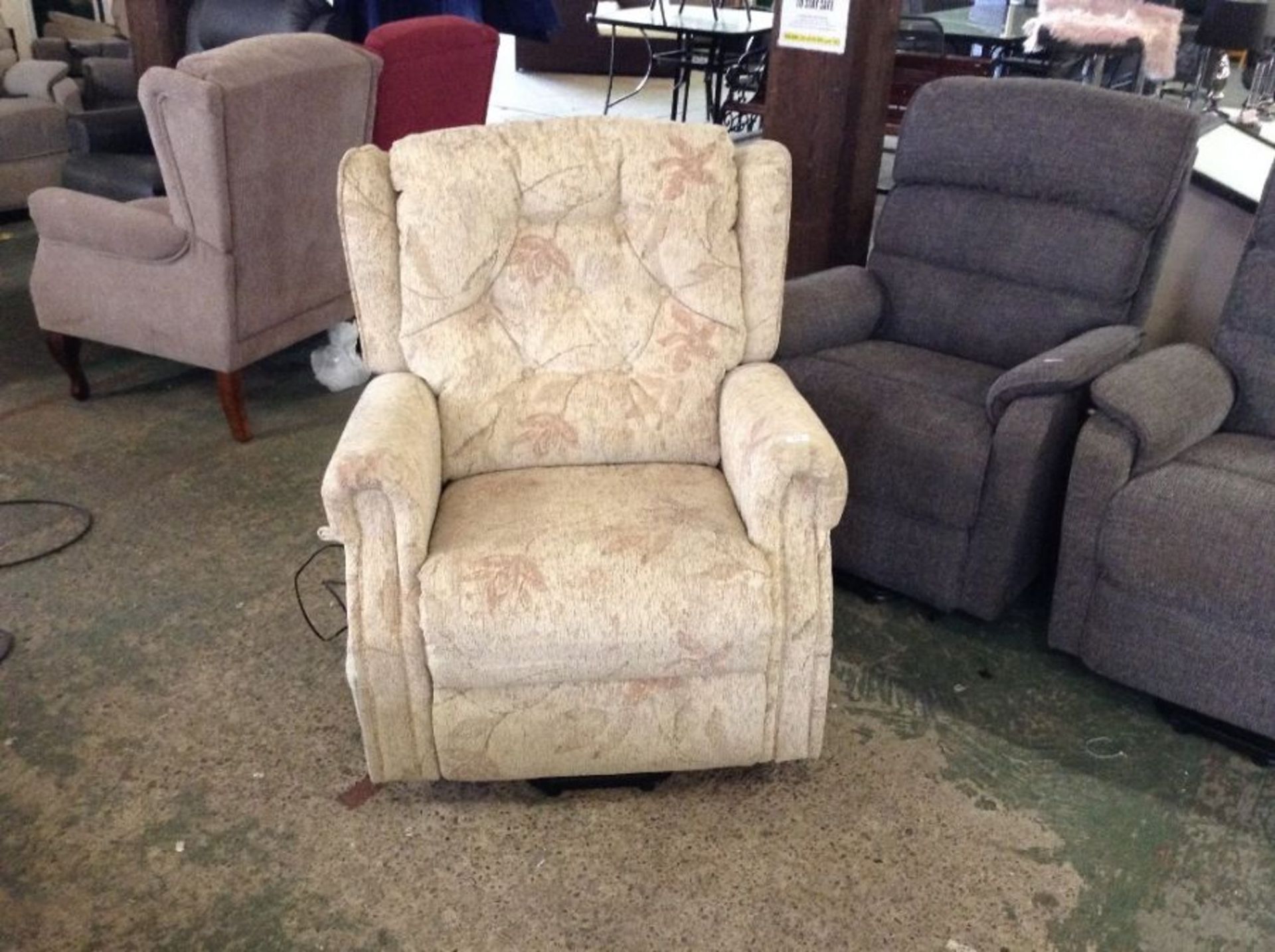 CREAM PATTERNED RISE AND RECLINE CHAIR