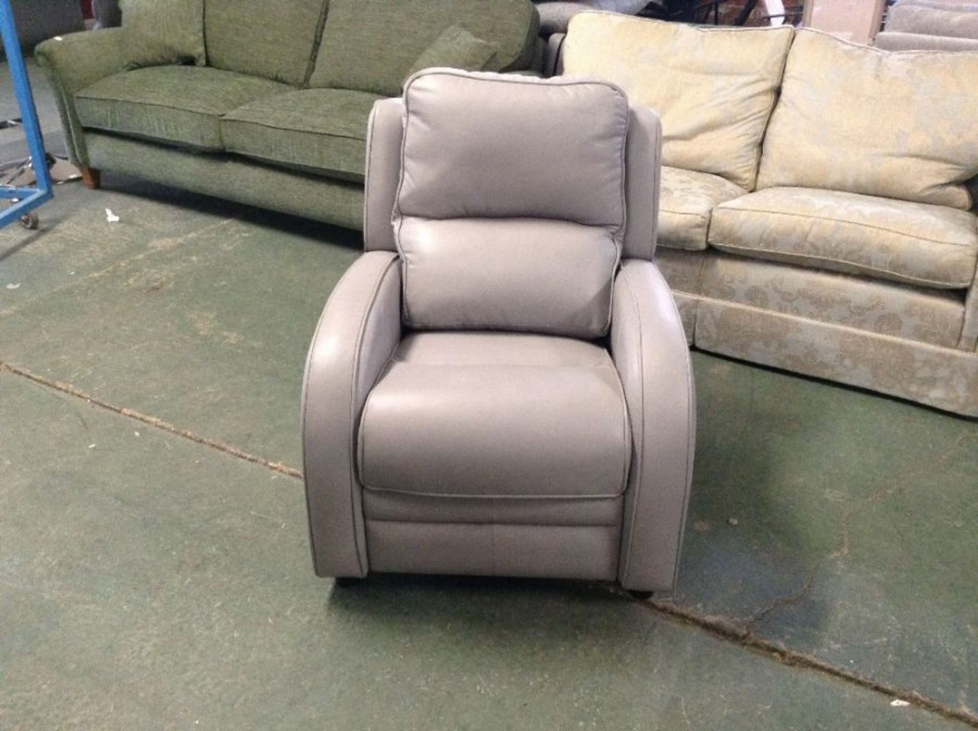 GREY LEATHER ELECTRIC RECLINING CHAIR (SCUFED) (NO