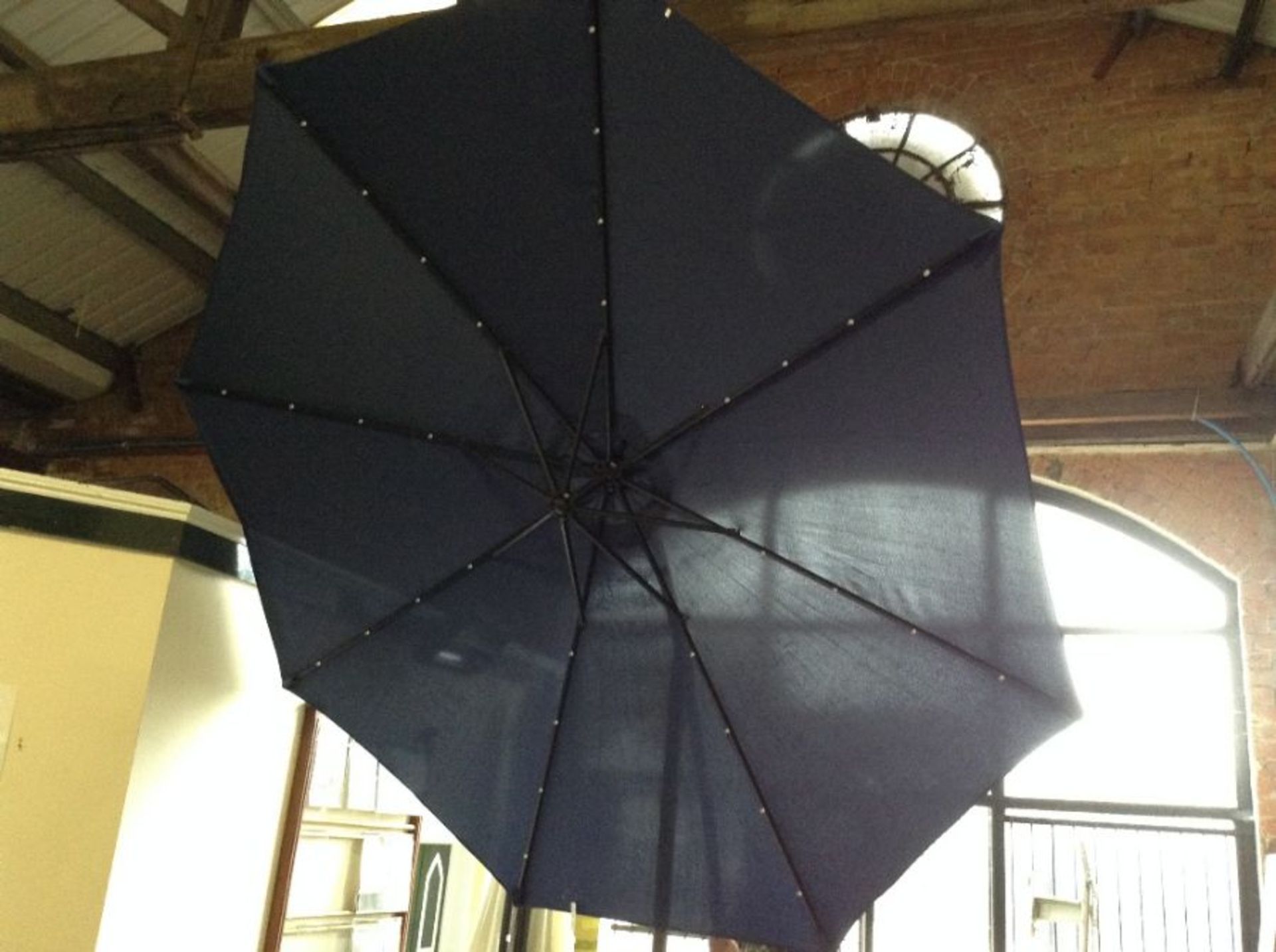 Dakota Fields,Eryx 3m Cantilever Parasol RRP -£216.99 (24167/3 -TCRW1994)