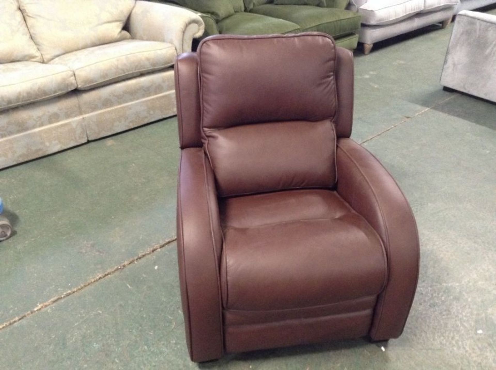 BROWN LEATHER ELECTRIC RECLINING CHAIR (SCUFFED) (