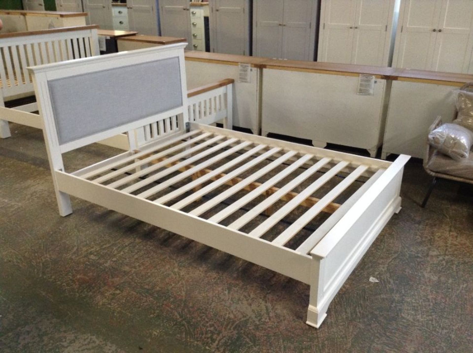 Banbury White Painted 4'6 Double Bed Frame (H123 -