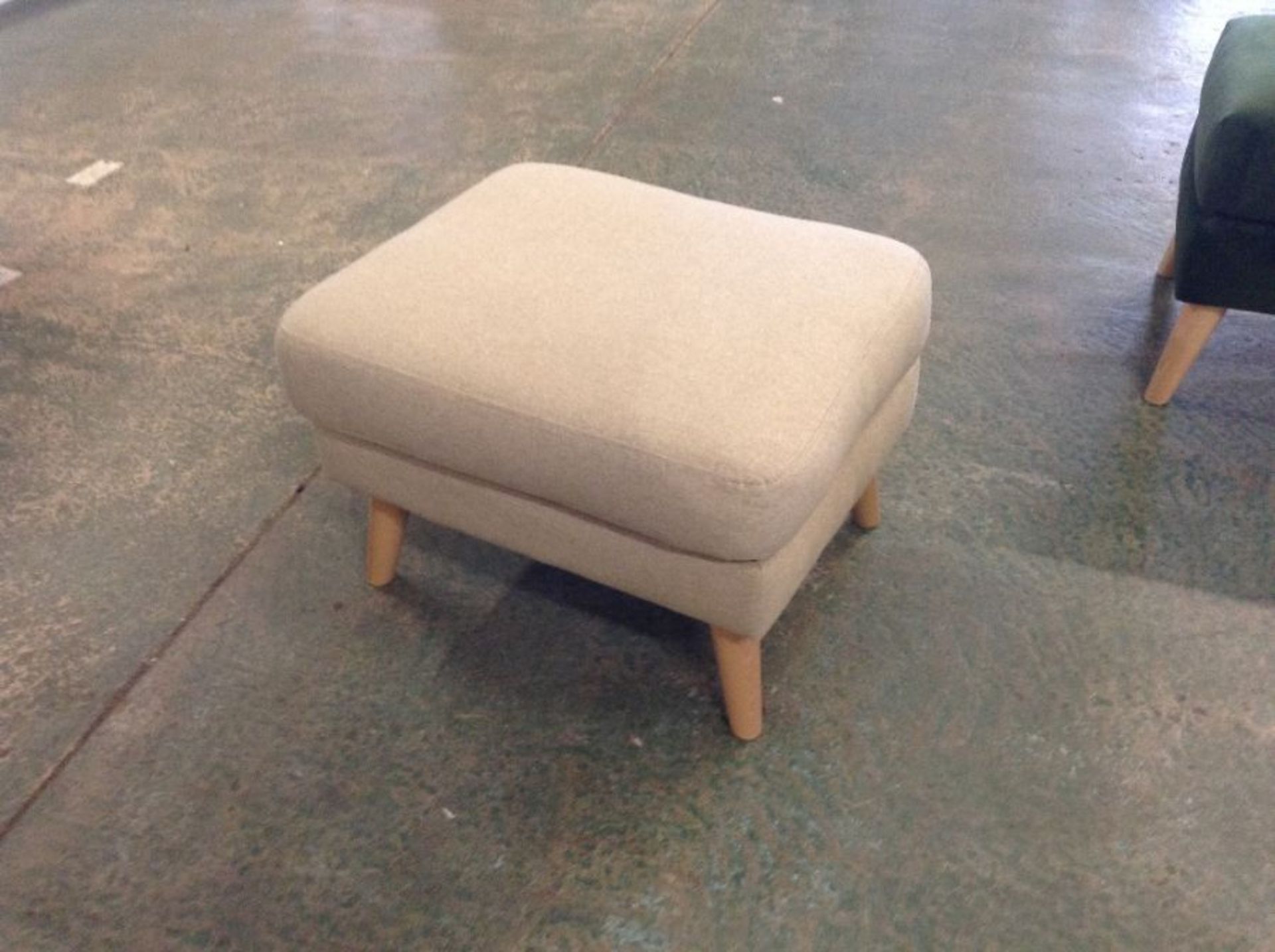 LENNON SHETLAND BEIGE FOOTSTOOL (sfl1312)