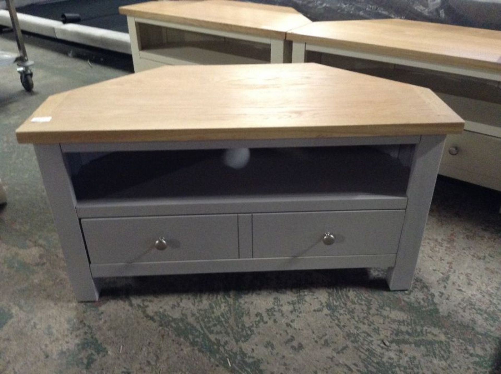 Salisbury Grey Painted Oak Corner Tv Unit (H/24 -LP-CTV-G)(DAMAGED)