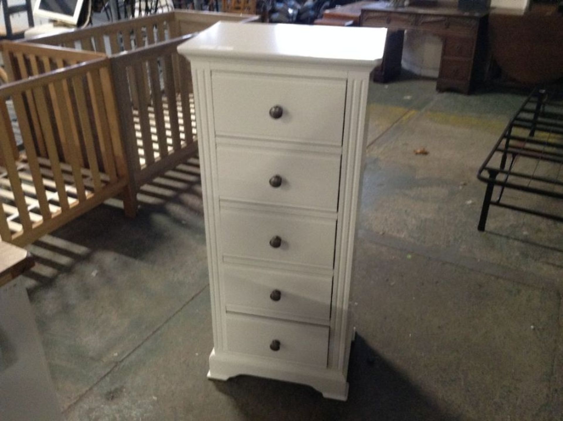 Banbury White Painted 5 Drawer Narrow Chest (H/50 -BP-5DN-W)(DAMAGED)