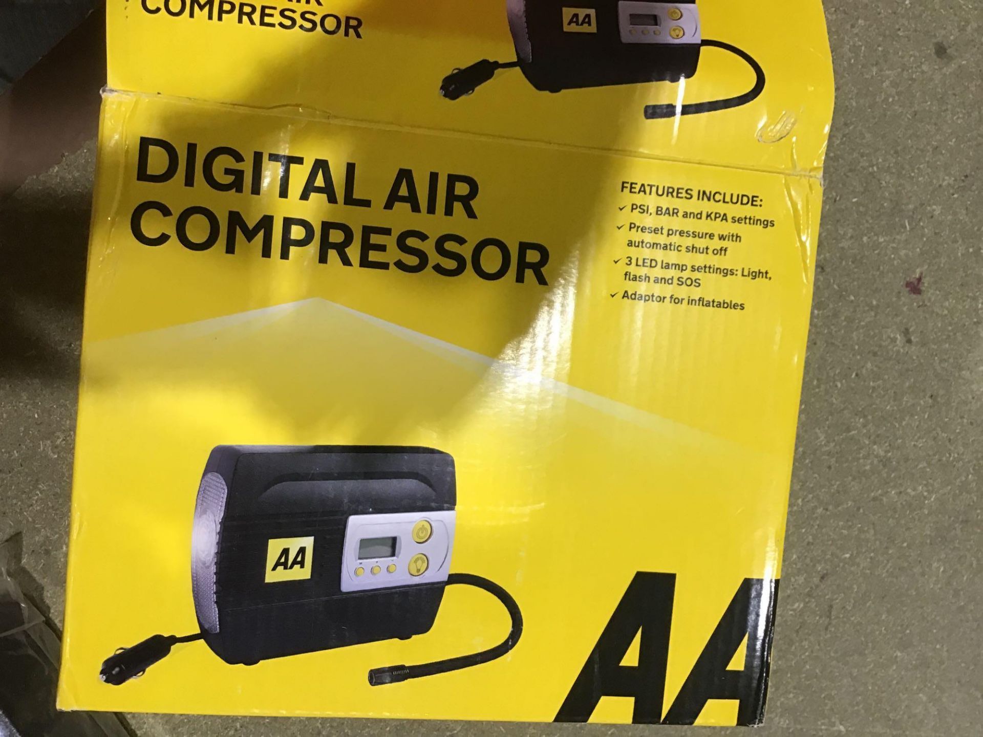 AA Digital Air Compressor - £27.76 RRP - Image 2 of 4