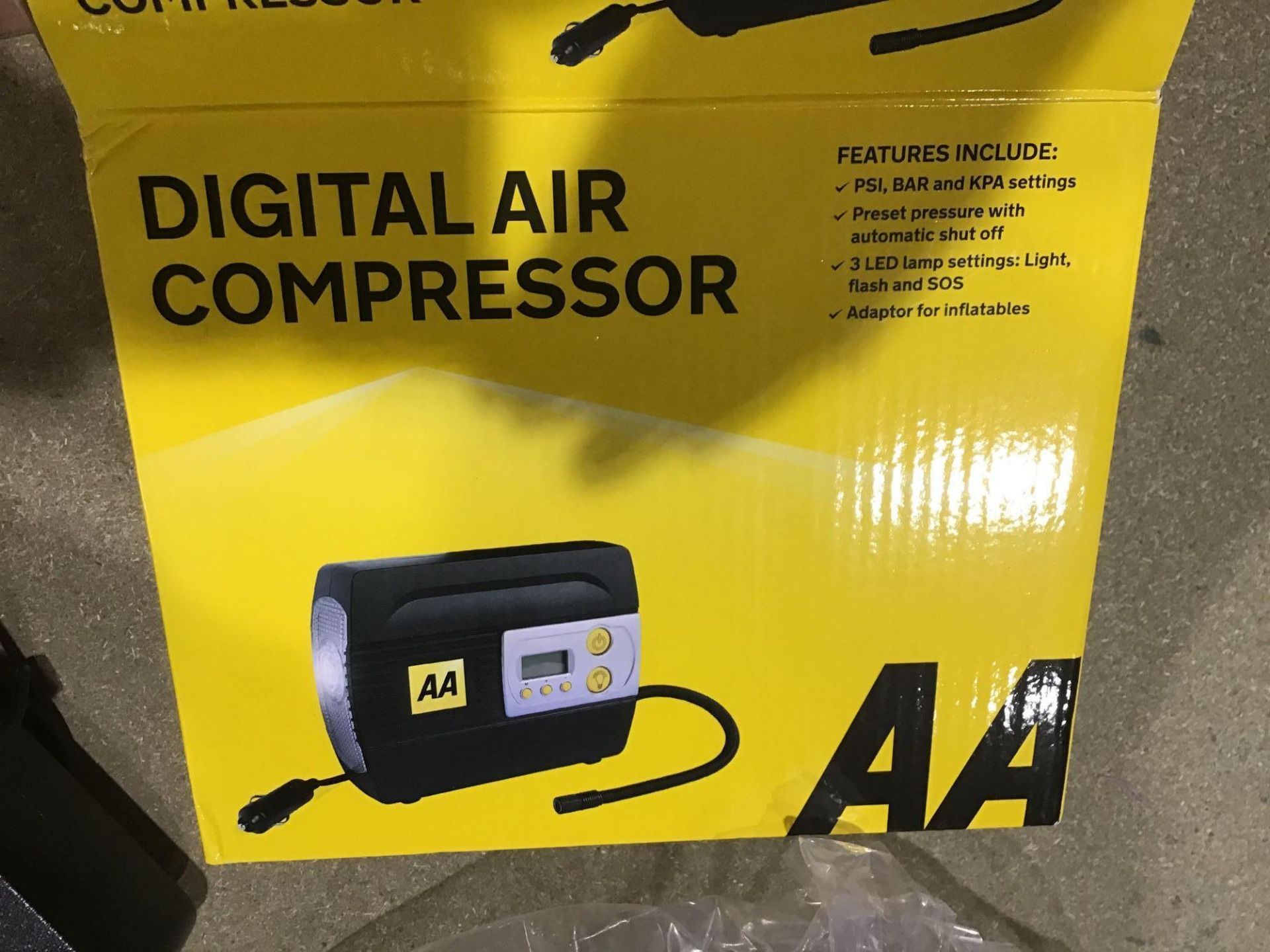 AA Digital Air Compressor - £27.76 RRP - Image 2 of 4