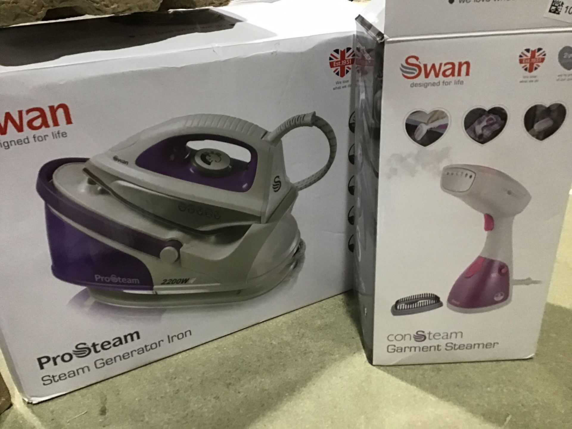 Swan ProSteam Steam Generator Iron with Non Stick Ceramic | Swan, Handheld Garment Steamer - Image 4 of 5