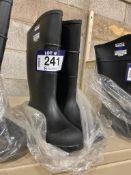 Servus Steel Toed Rubber Boots, Size 3