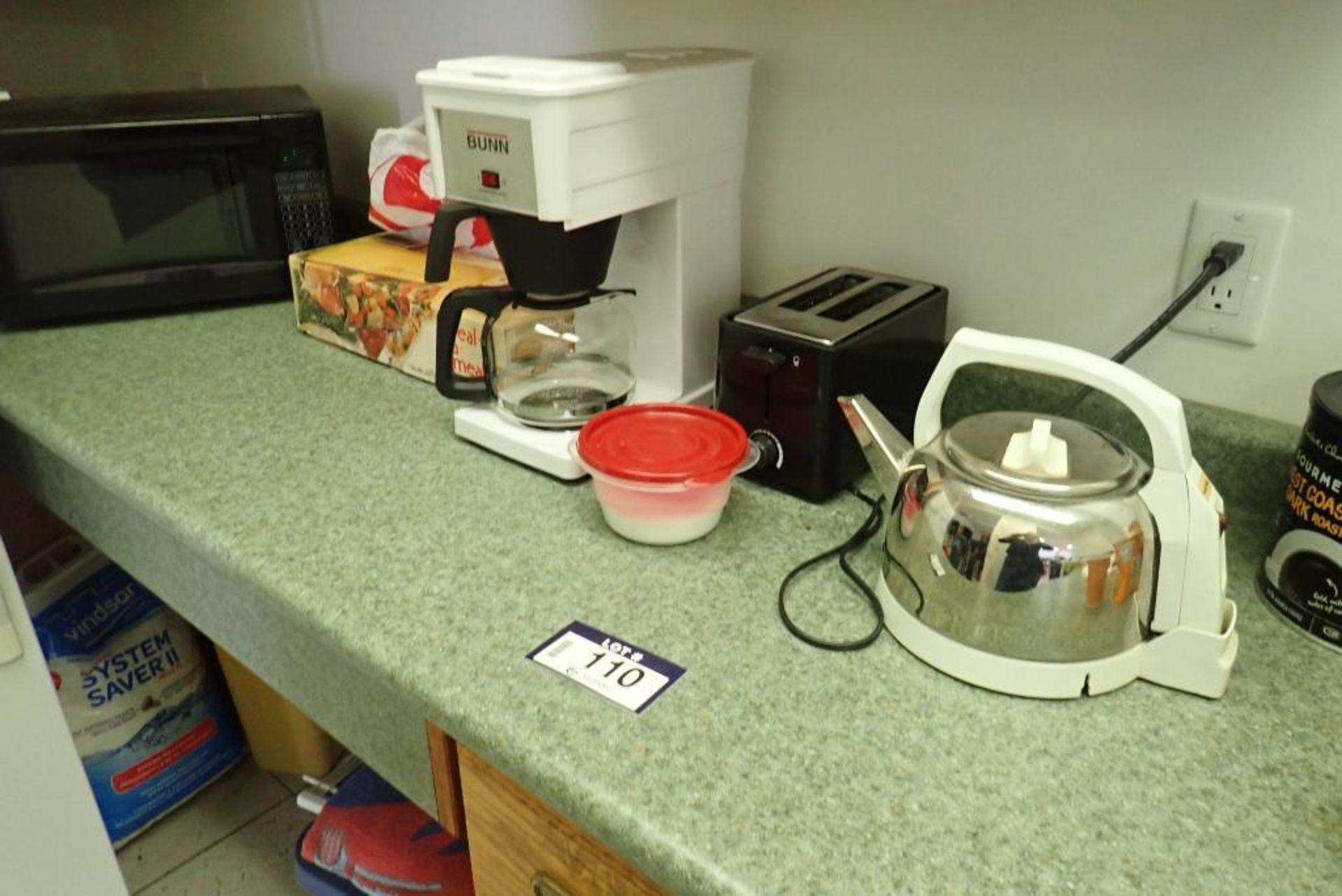 Lot of Microwave, Toaster, Coffee Maker, Kettle, etc.