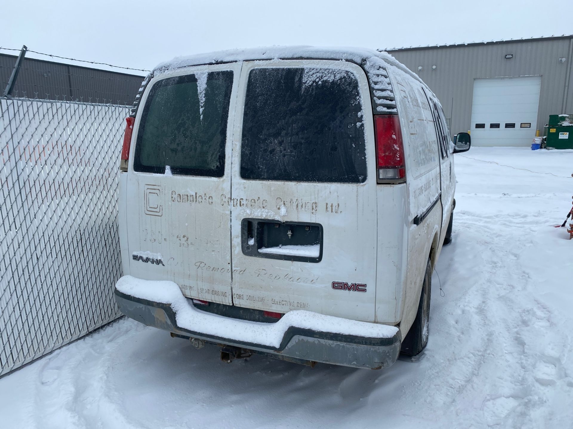 1999 GMC Savana Diesel Cargo Van VIN #: 1GTGG25F9X1053190 - Image 3 of 9