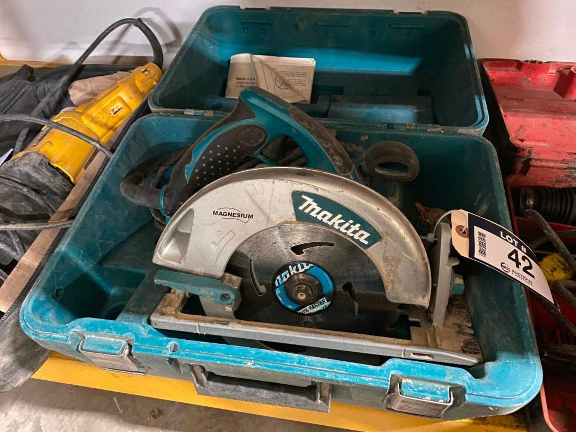 Makita 7-1/4" Electric Circular Saw