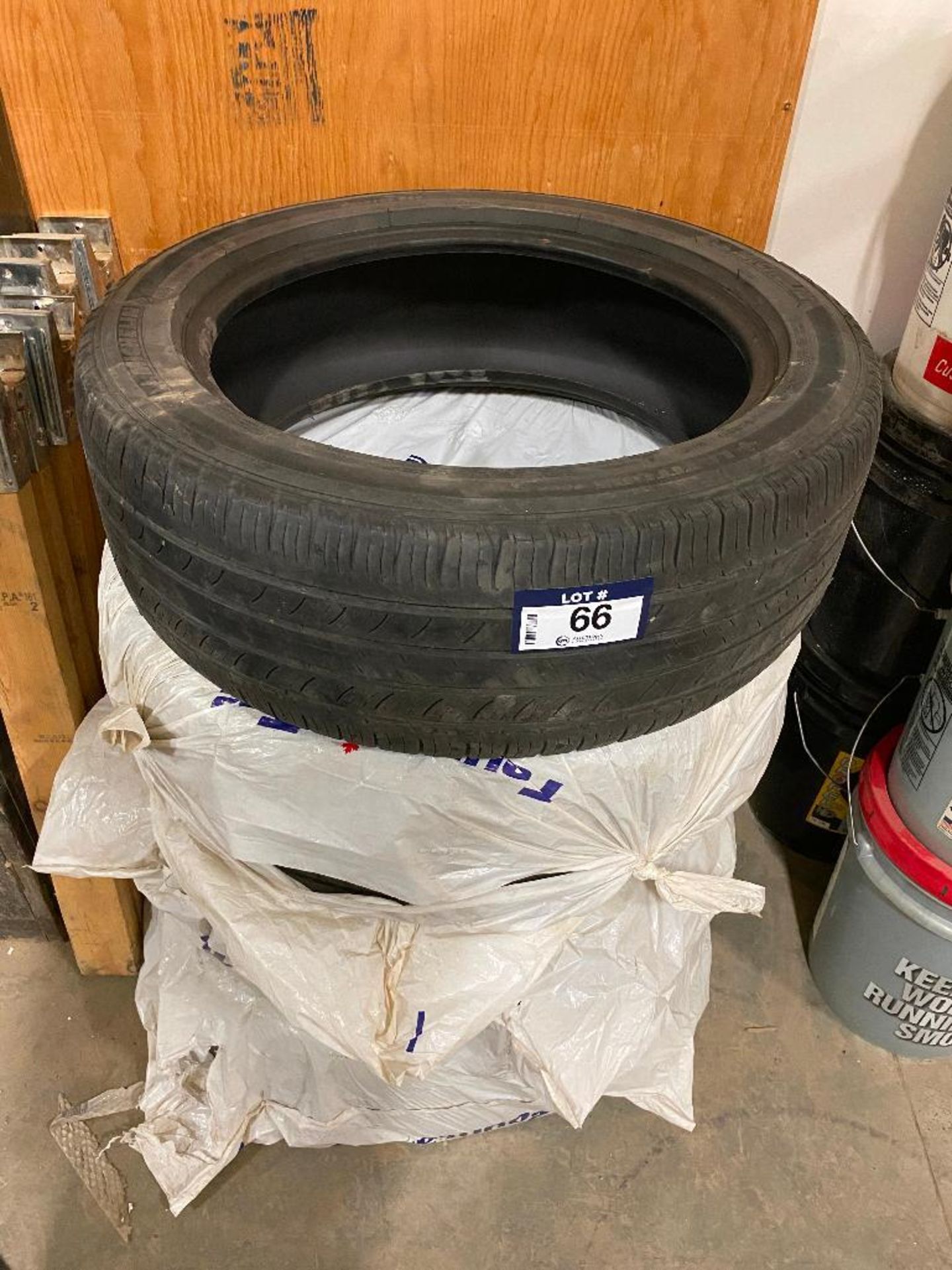 Lot of (4) Michelin P235/55R20 Tires