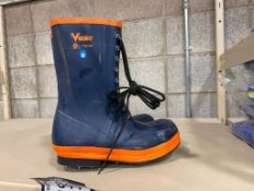 Viking Ice Boots, Size 9