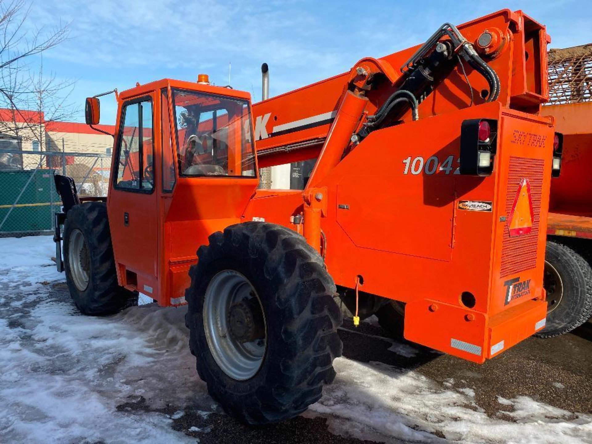 Skytrack 10042 Telehandler, 113hrs Showing, Weight: 27,000, Serial: 2234 - Image 4 of 15