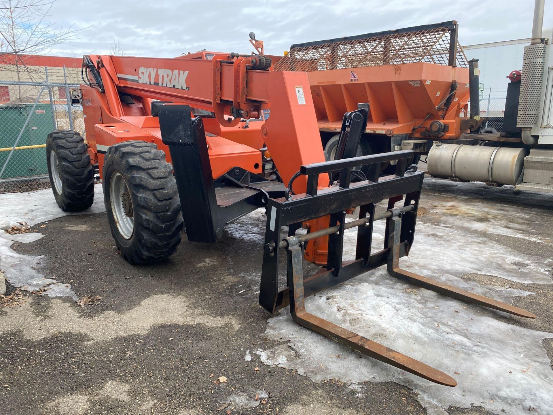 Skytrack 10042 Telehandler, 113hrs Showing, Weight: 27,000, Serial: 2234 - Image 15 of 15